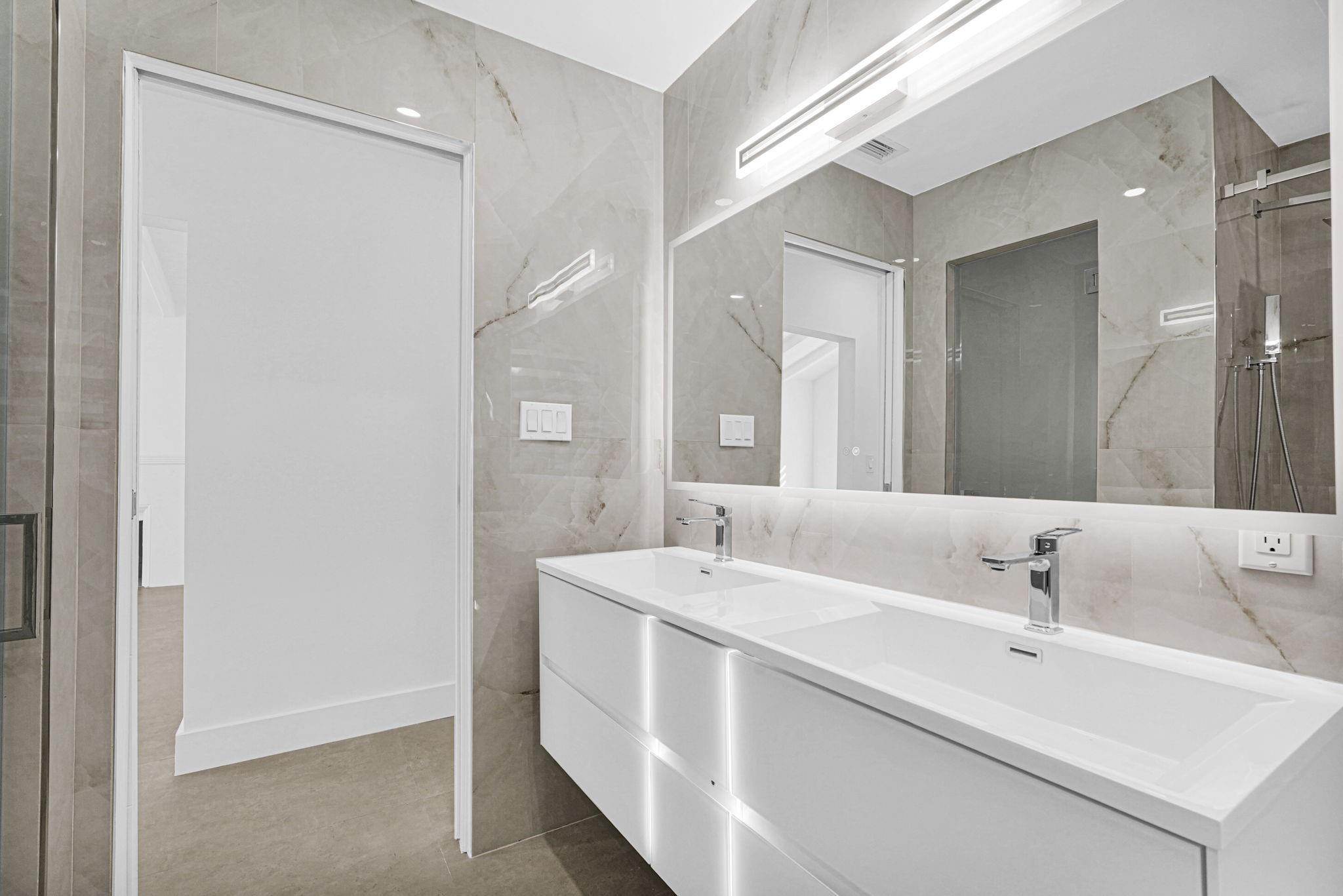 2291 SW 17th Street, Miami, FL 33145