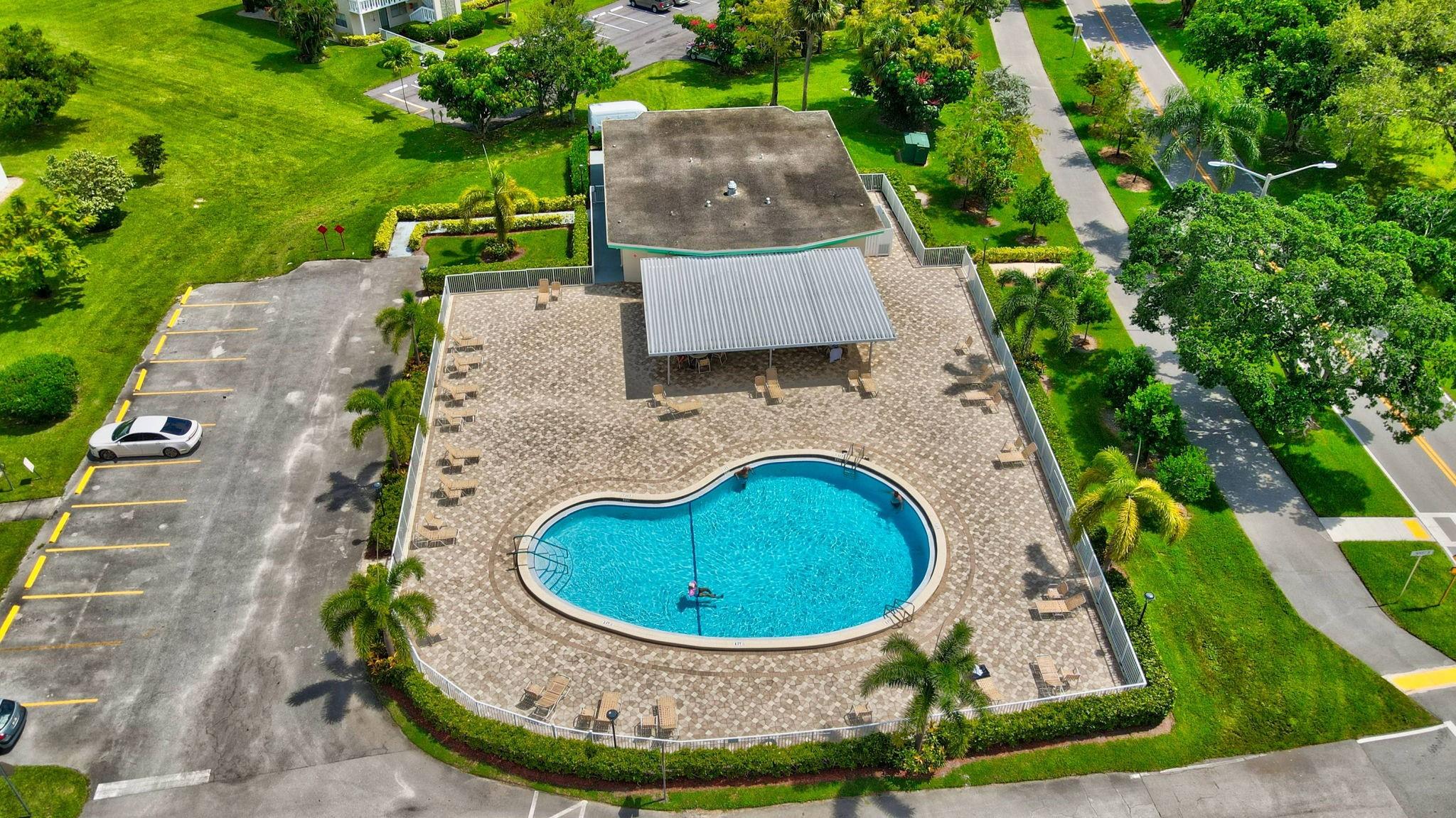 Photo for 327 Farnham P, 327, Deerfield Beach, FL 33442 - Listing #FX-10506185 327 Farnham P, 327, Deerfield Beach, FL 33442