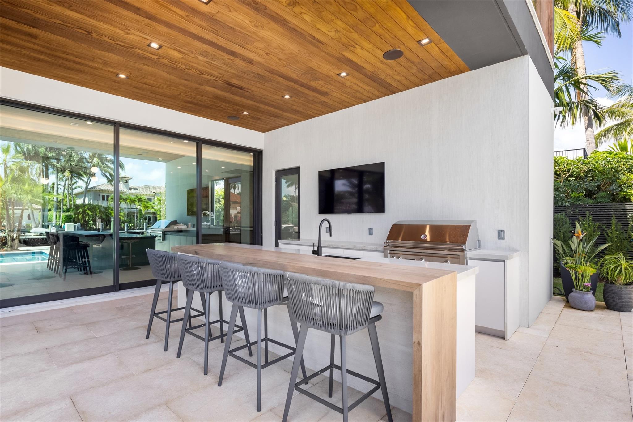 2733 NE 16th Street, Fort Lauderdale, FL 33304