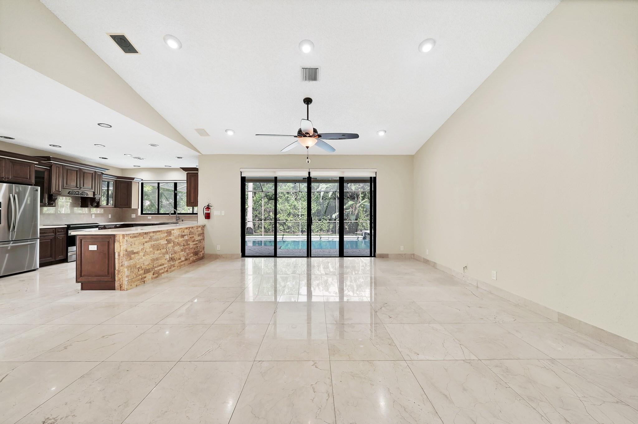 645 NW 102nd Avenue, Coral Springs, FL 33071