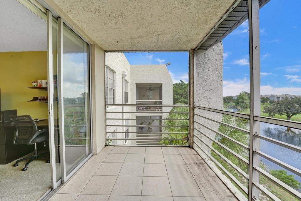 Photo for 9230 Lagoon Place, 406, Davie, FL 33324 - Listing #FX-10527214 9230 Lagoon Place, 406, Davie, FL 33324