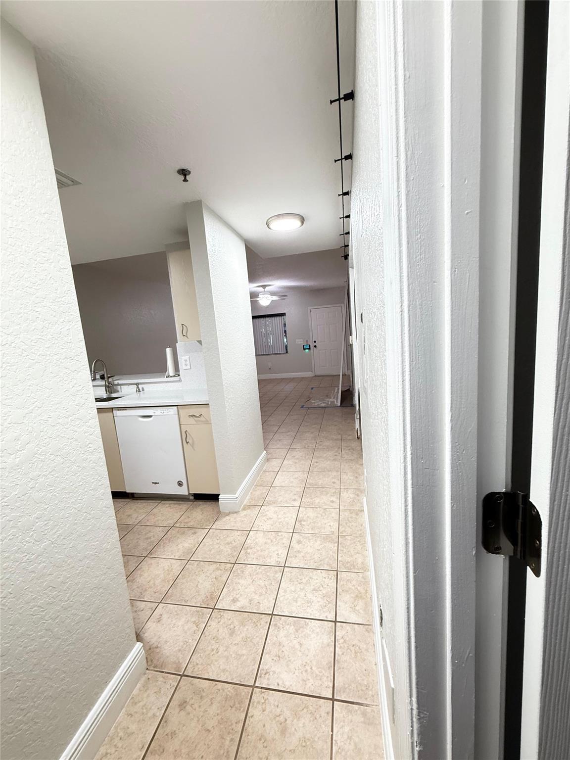 2901 Riverside Drive 102, Coral Springs, FL 33065