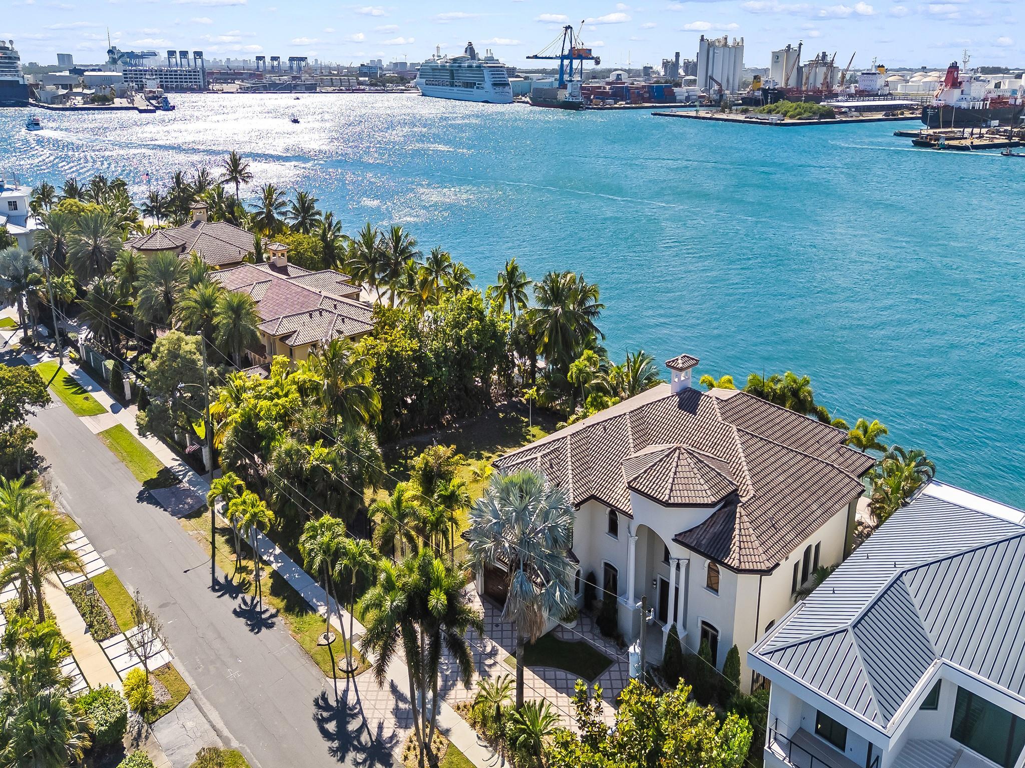 1965 SE 21st Avenue, Fort Lauderdale, FL 33316