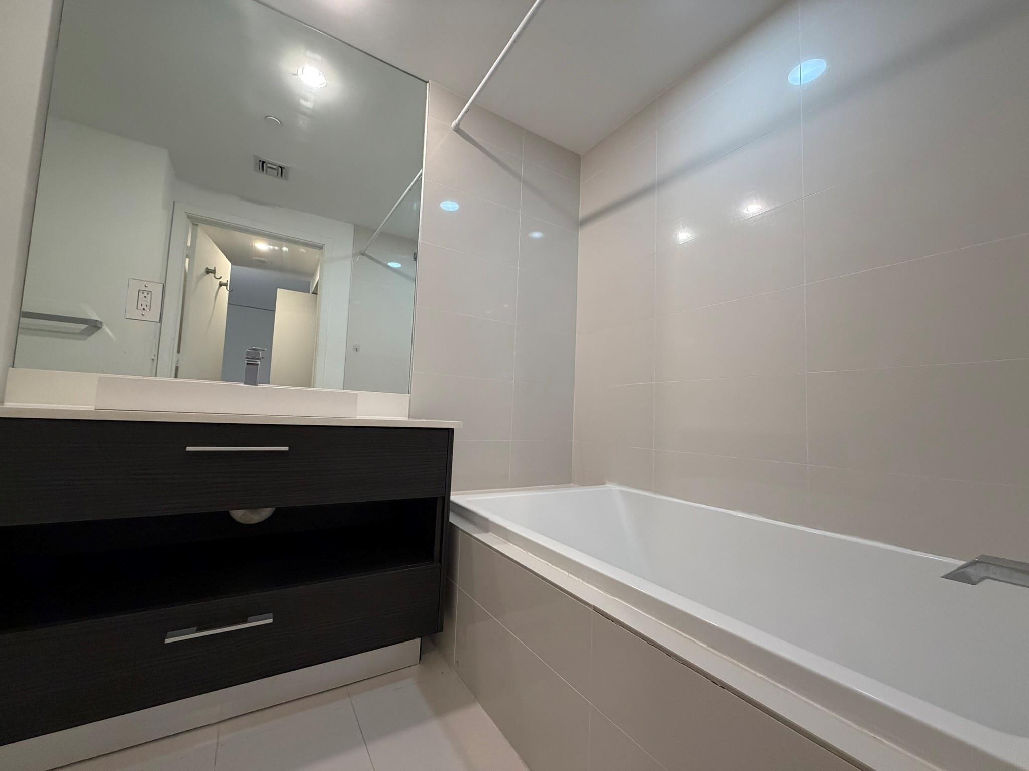 45 SW 9th Street 3110, Miami, FL 33130