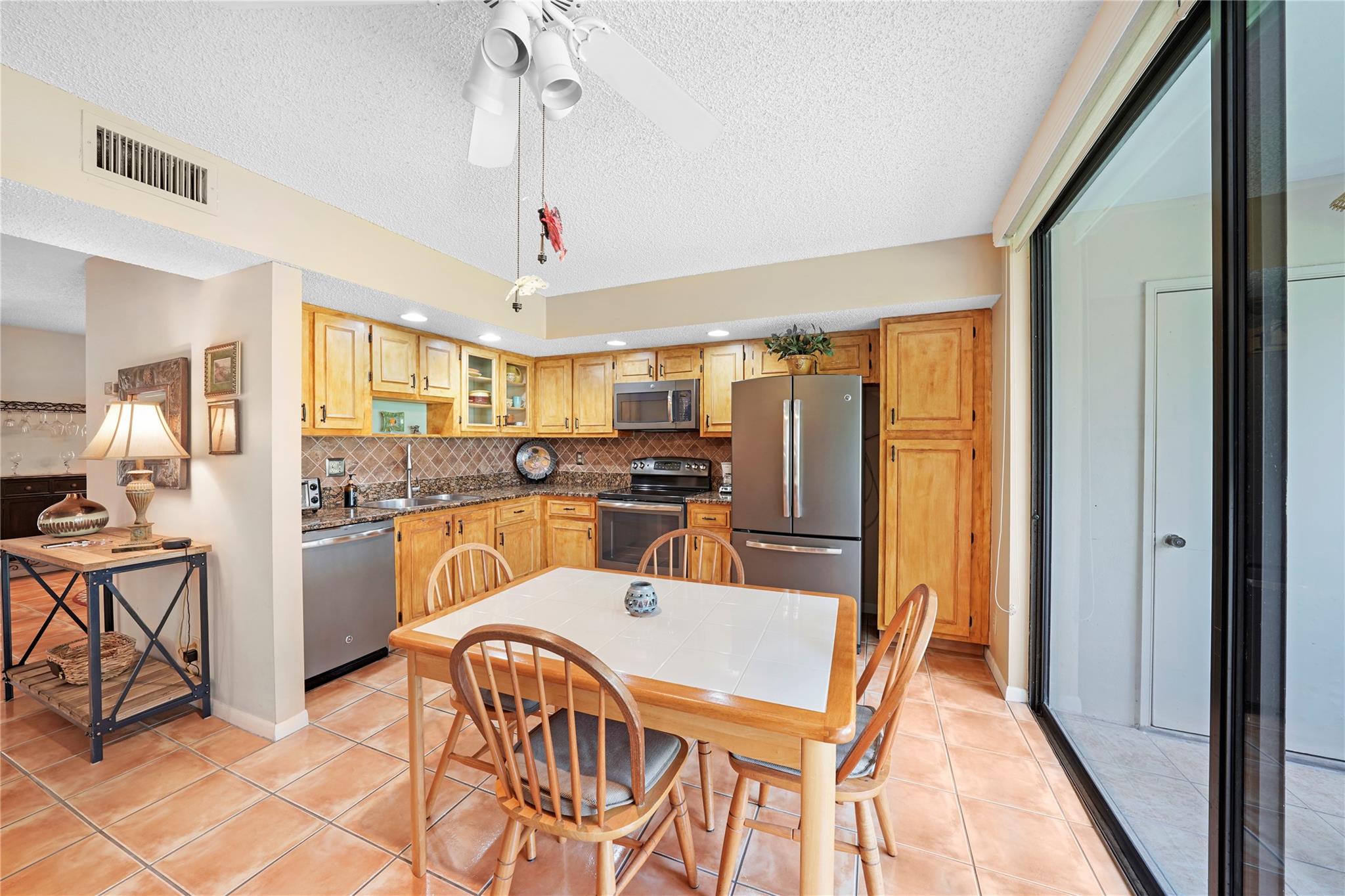 Photo for 5100 Las Verdes Circle, 114, Delray Beach, FL 33484 - Listing #FX-10509010 5100 Las Verdes Circle, 114, Delray Beach, FL 33484