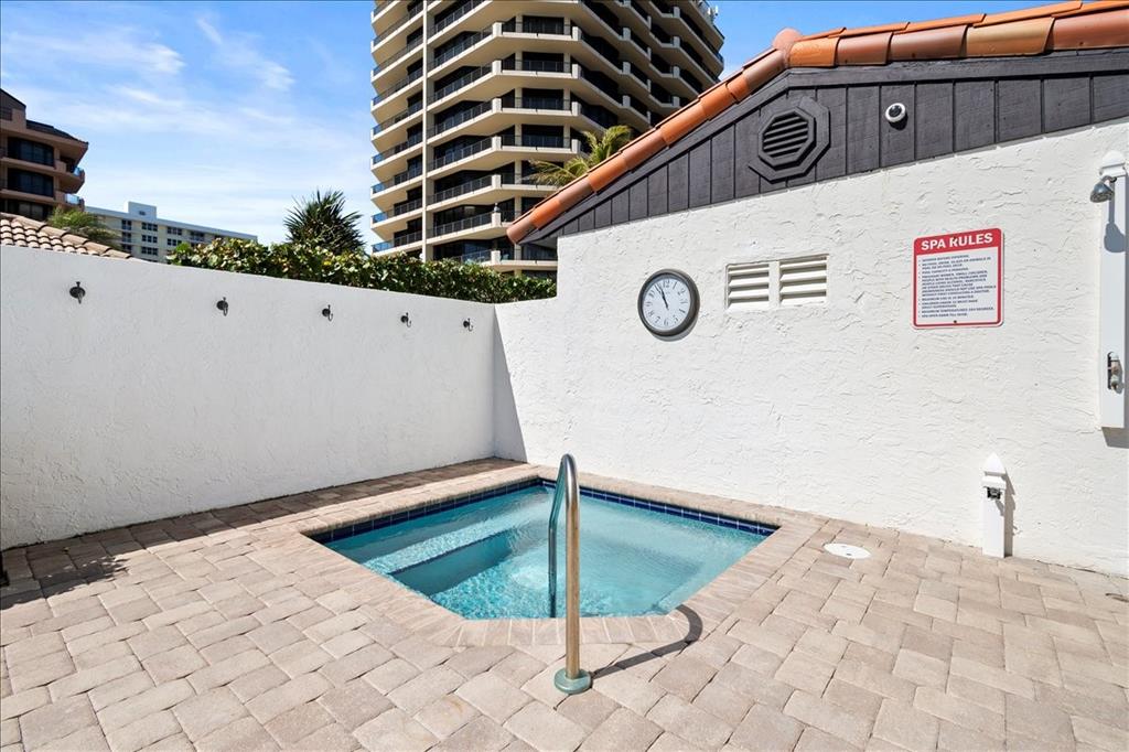 Photo for 600 Ocean Drive, 8D, Juno Beach, FL 33408 - Listing #FX-10422430 600 Ocean Drive, 8D, Juno Beach, FL 33408