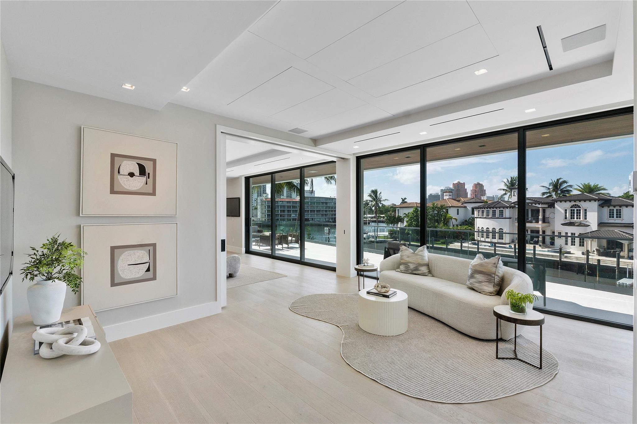 2880 NE 28th Street, Fort Lauderdale, FL 33306