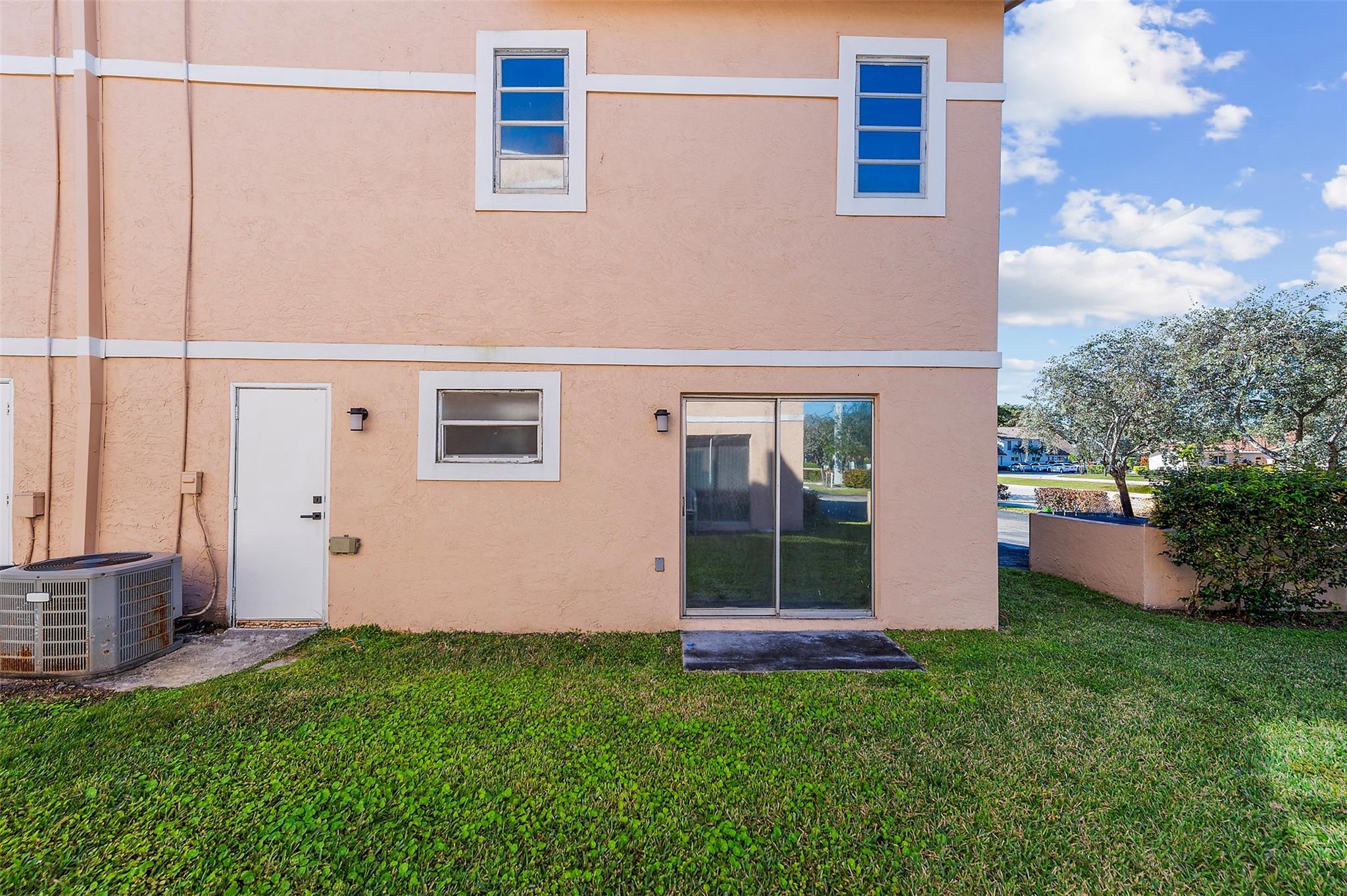 3951 Coral Springs Drive 21, Coral Springs, FL 33065