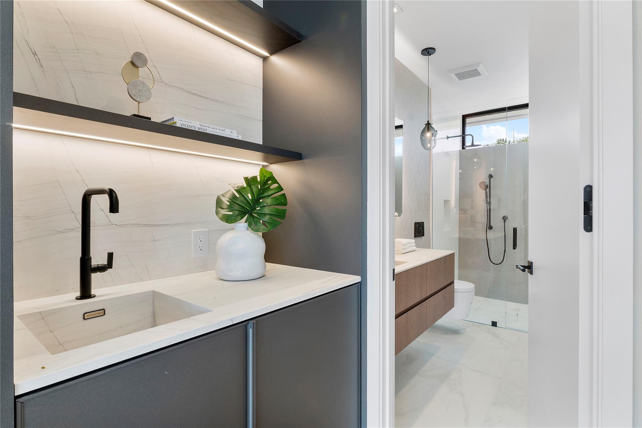 2880 NE 28th Street, Fort Lauderdale, FL 33306