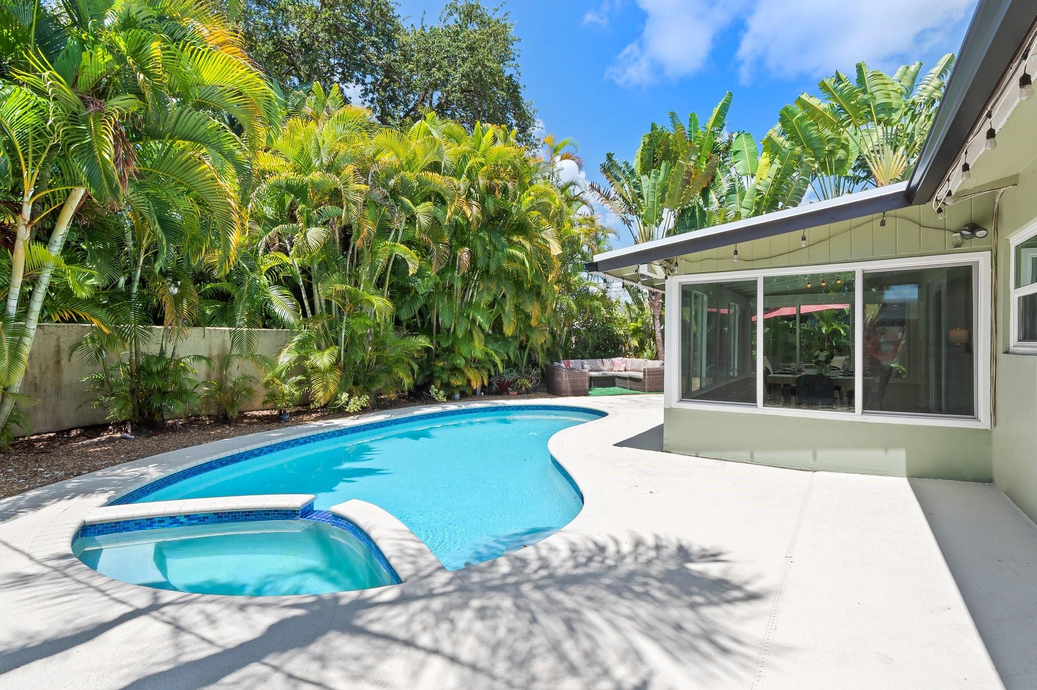 Photo for 8 NE 29th Street, Wilton Manors, FL 33334 - Listing #FX-10526644 8 NE 29th Street, Wilton Manors, FL 33334