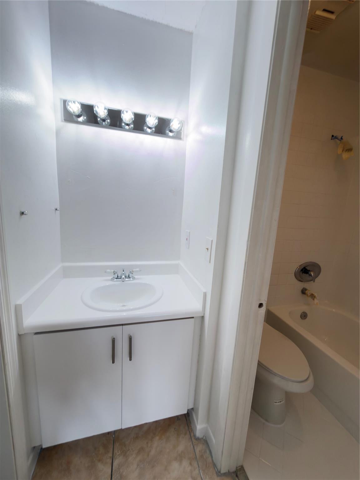 15675 SW 74th Circle Drive 14, Miami, FL 33193