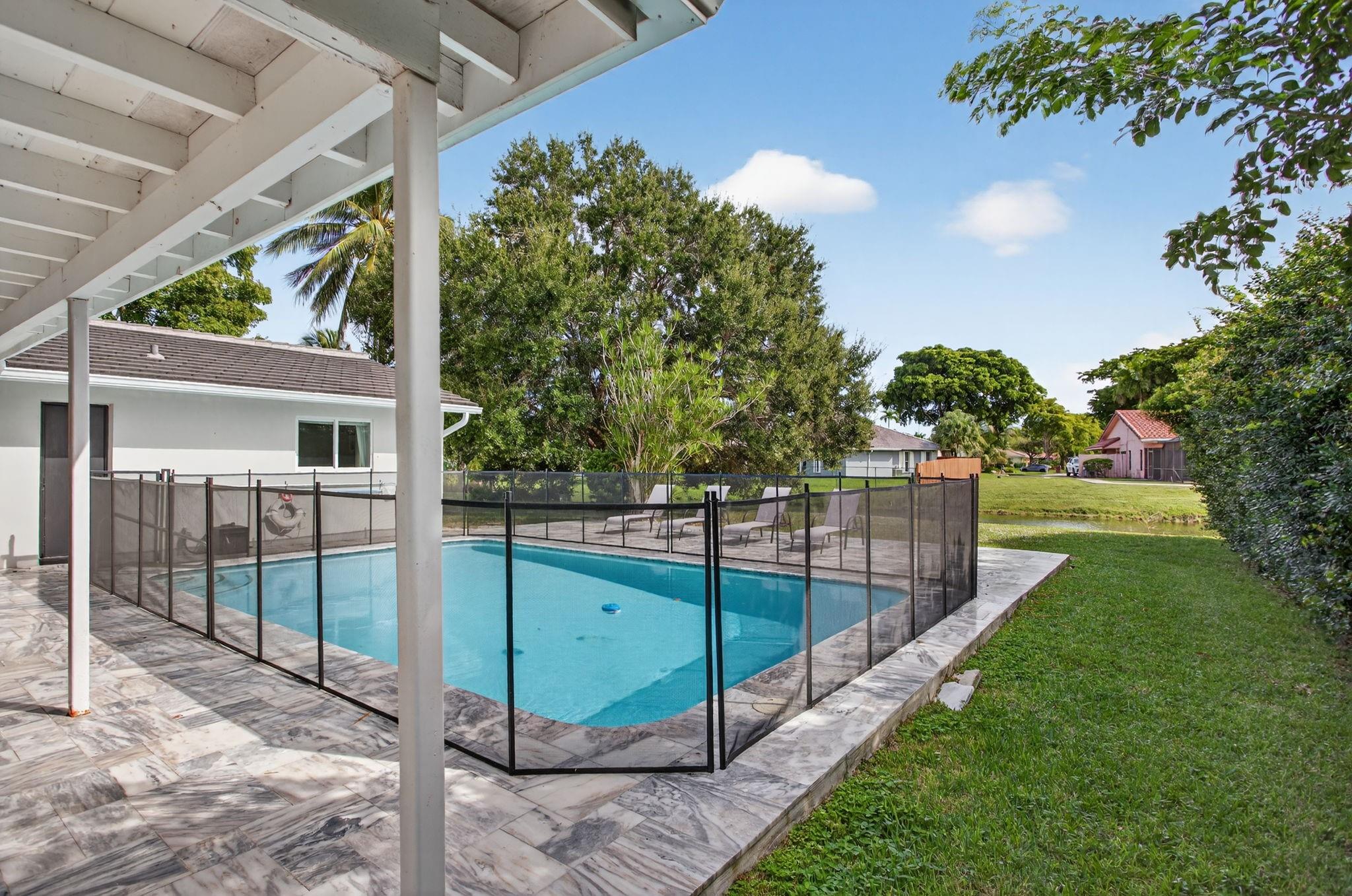 2421 NW 114th Avenue, Coral Springs, FL 33065