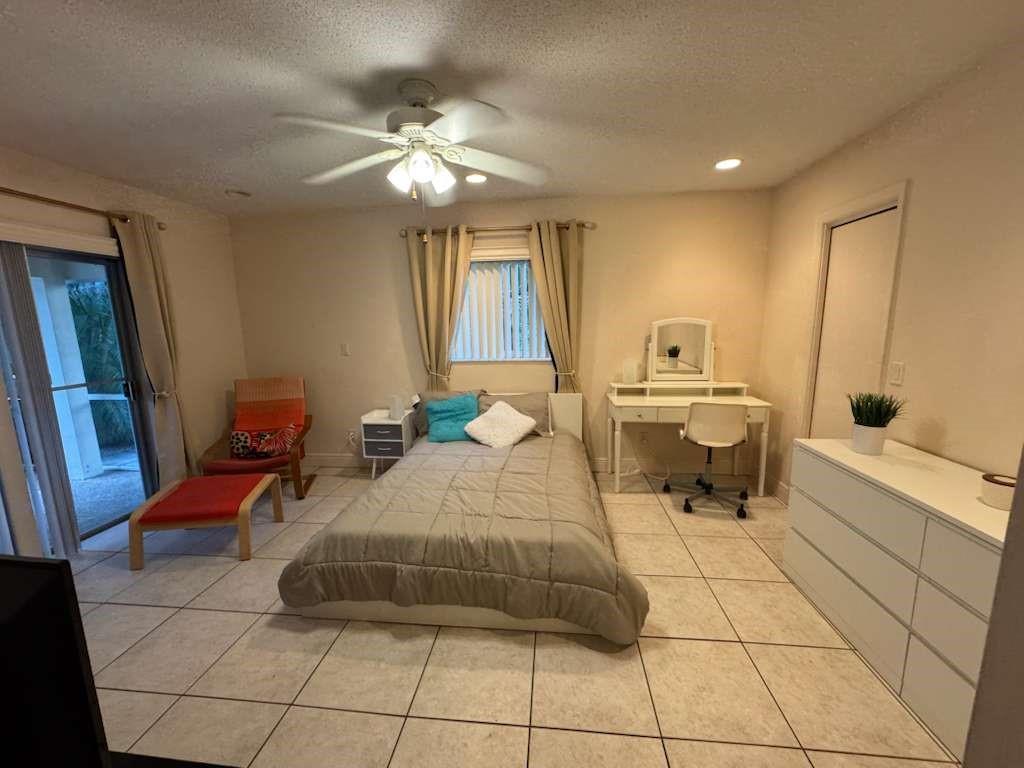 1726 NW 82nd Avenue, Coral Springs, FL 33071