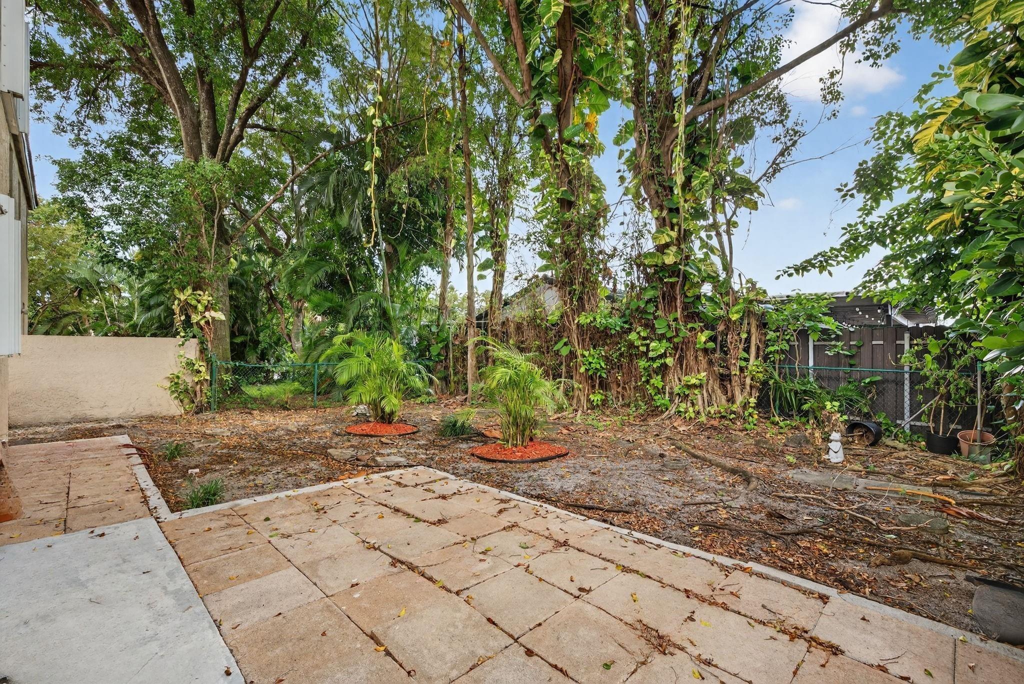 8743 NW 6th Court, Coral Springs, FL 33071