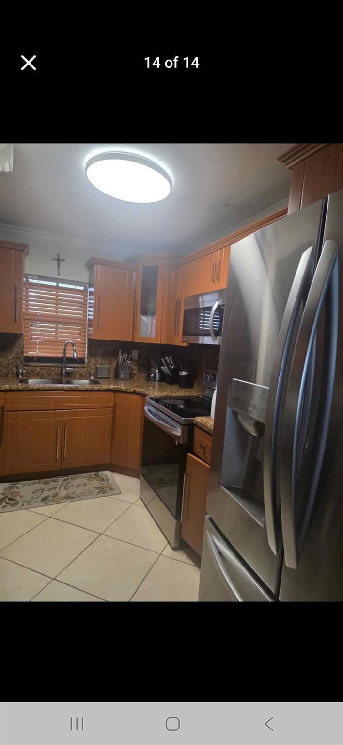 11821 SW 18th Street 2-23, Miami, FL 33175