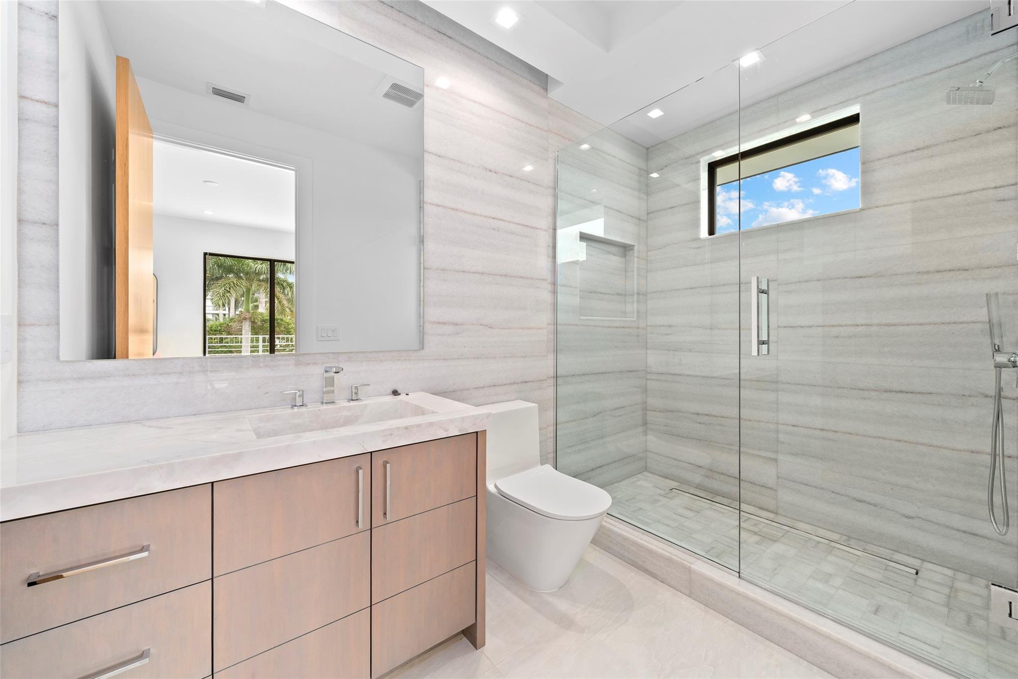 24 Fiesta Way, Fort Lauderdale, FL 33301