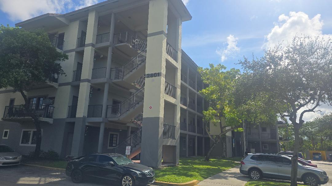 2801 Riverside Drive 208, Coral Springs, FL 33065