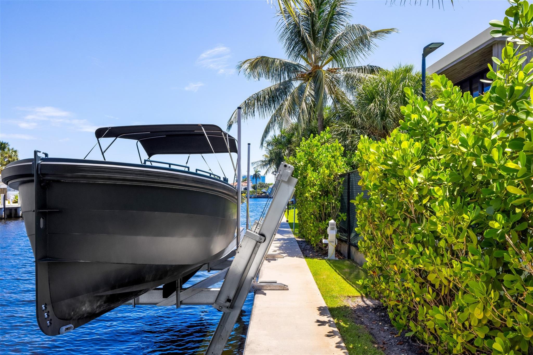 516 Mola Avenue, Fort Lauderdale, FL 33301