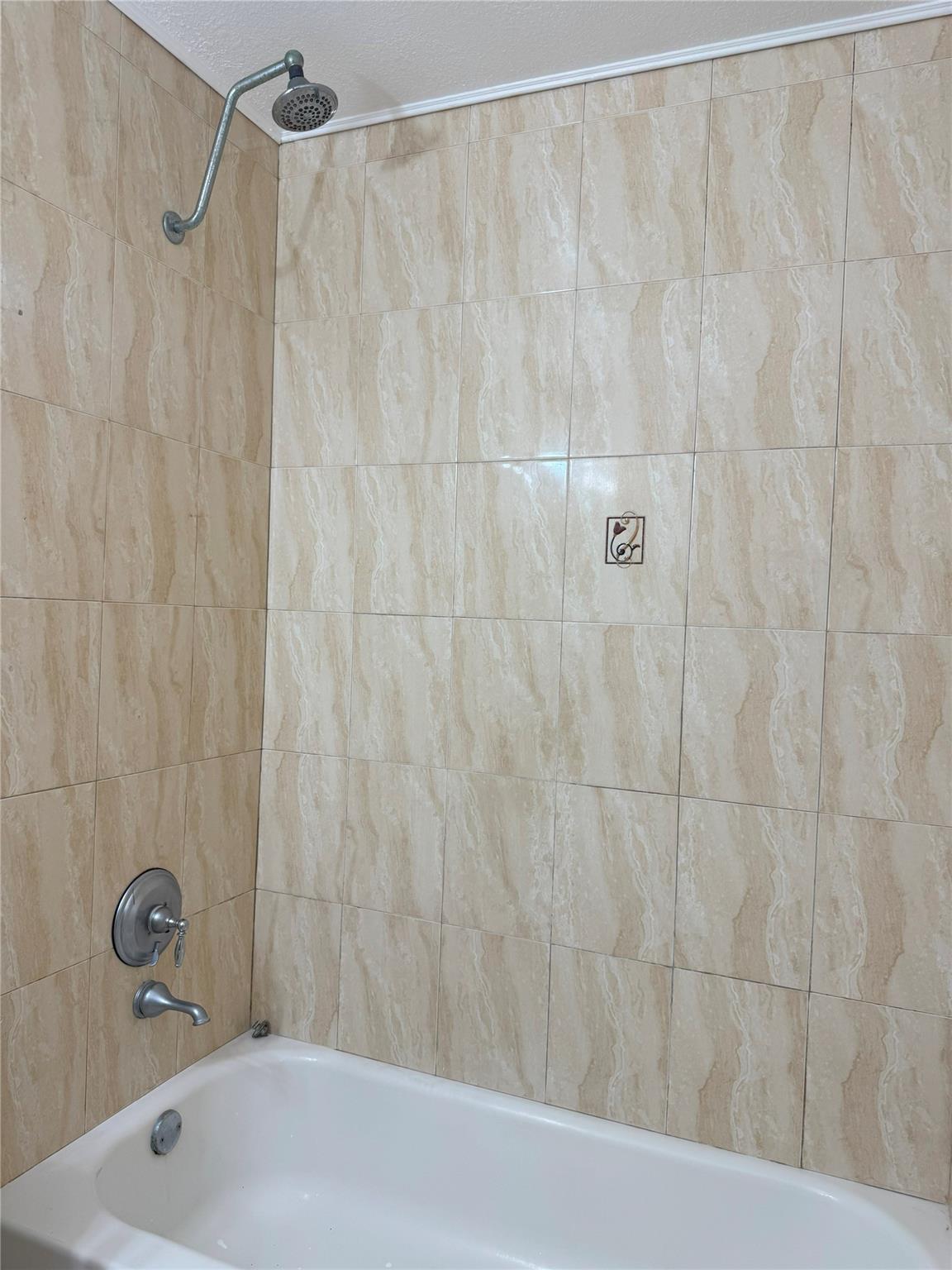 851 NE 209th Terrace 202, Miami, FL 33179