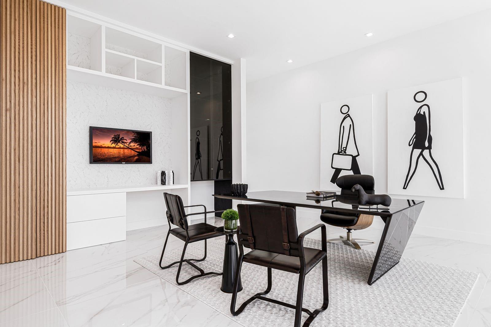 19 Gatehouse Road, Sea Ranch Lakes, FL 33308