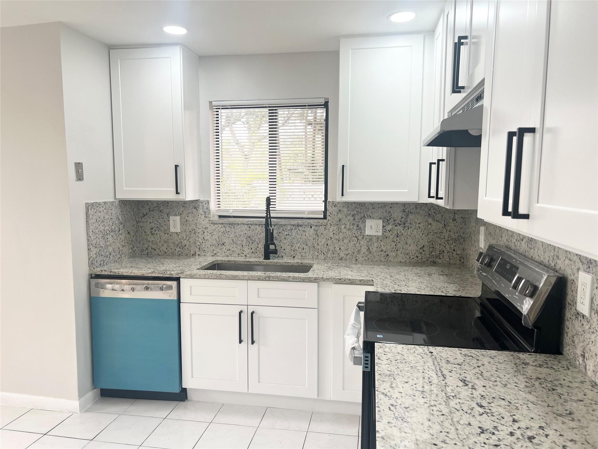 11530-32 NW 43rd Street 11530-32, Coral Springs, FL 33065