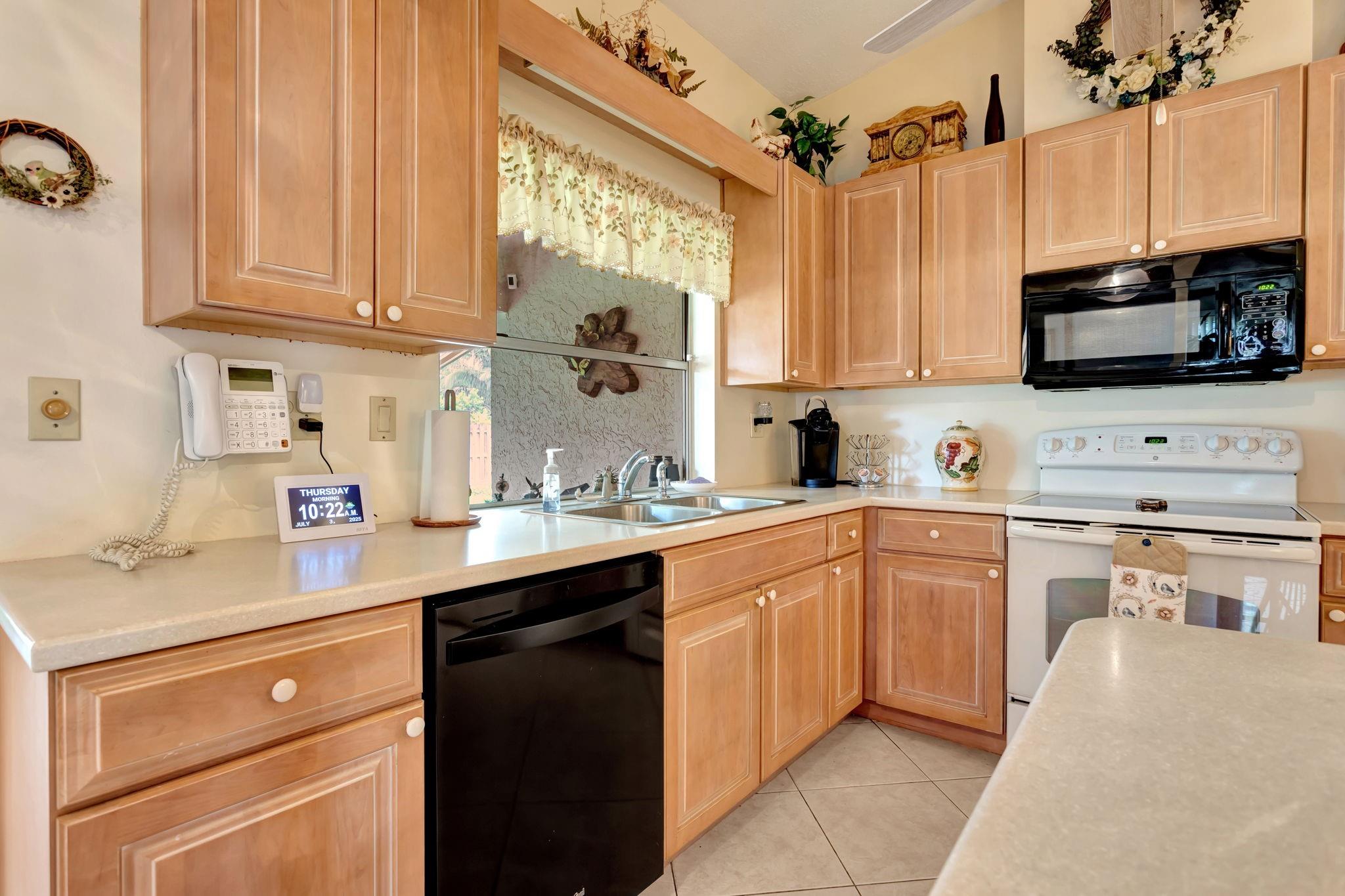 10072 Ramblewood Drive, Coral Springs, FL 33071