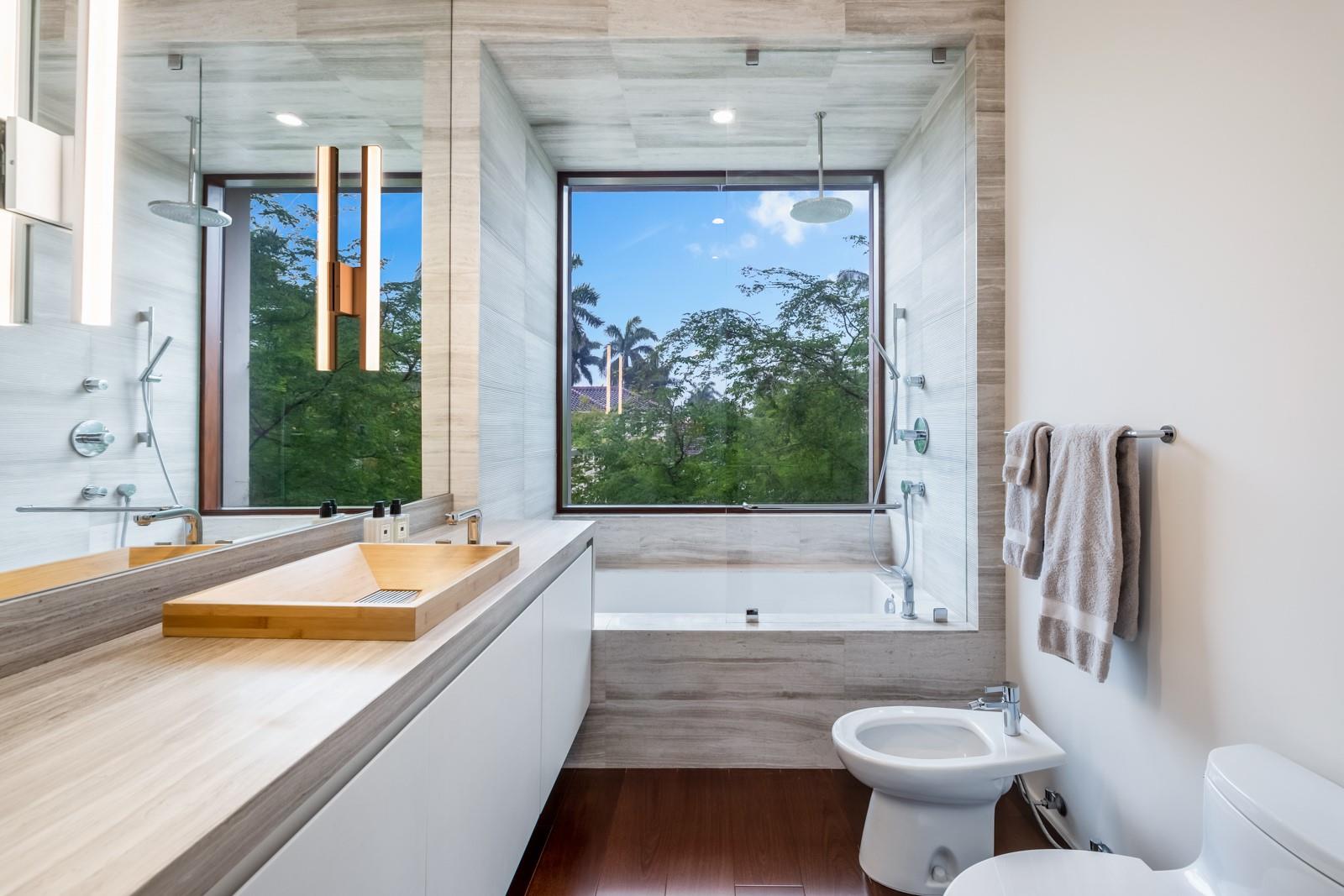 10 Pelican Drive, Fort Lauderdale, FL 33301