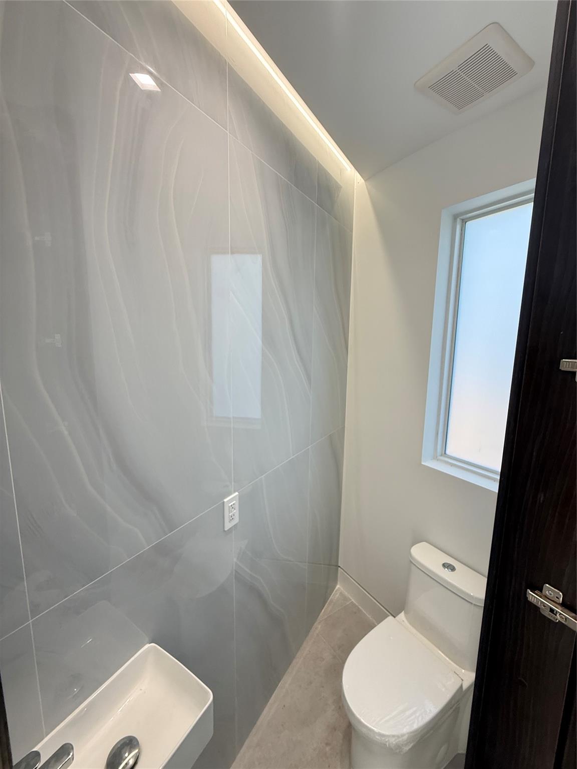 12245 SW 29th Terrace Adu, Miami, FL 33175