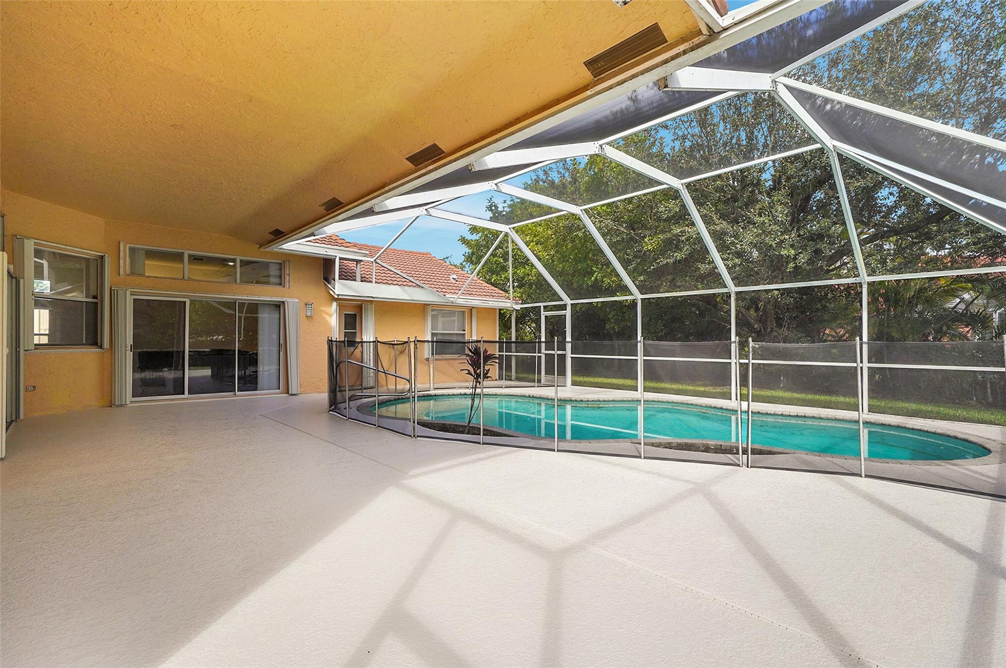 5743 NW 100th Way, Coral Springs, FL 33076