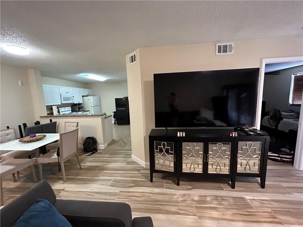 5861 Riverside Drive 103, Coral Springs, FL 33067