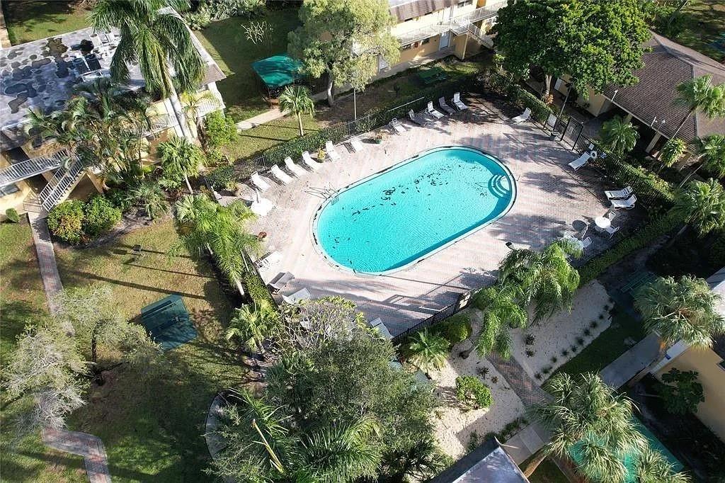 Photo for 5162 NE 6th Avenue, 321, Oakland Park, FL 33334 - listing #FX-10534226 5162 NE 6th Avenue, 321, Oakland Park, FL 33334