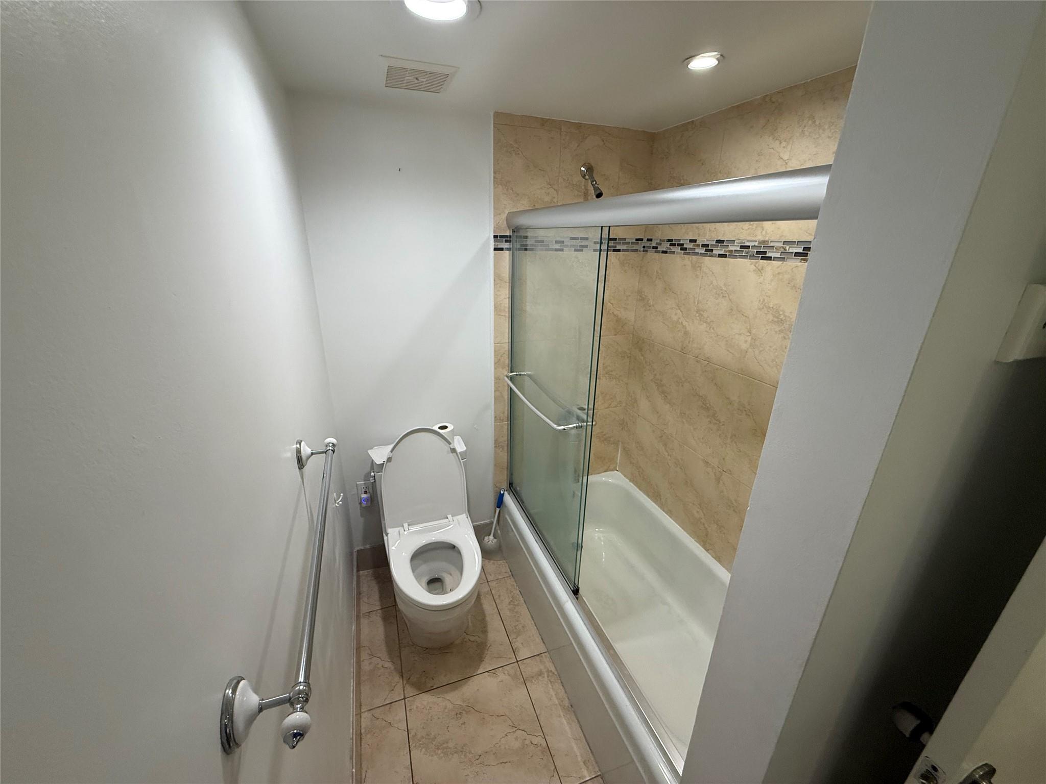 19428 NE 26th Avenue 103, Miami, FL 33180