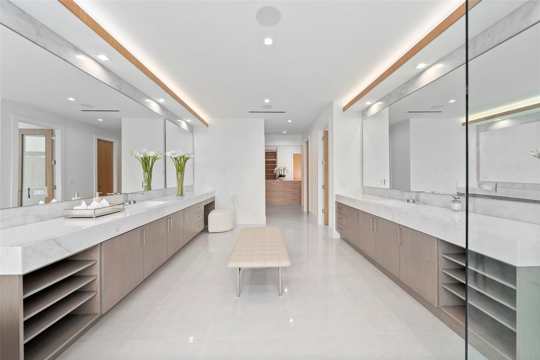 24 Fiesta Way, Fort Lauderdale, FL 33301