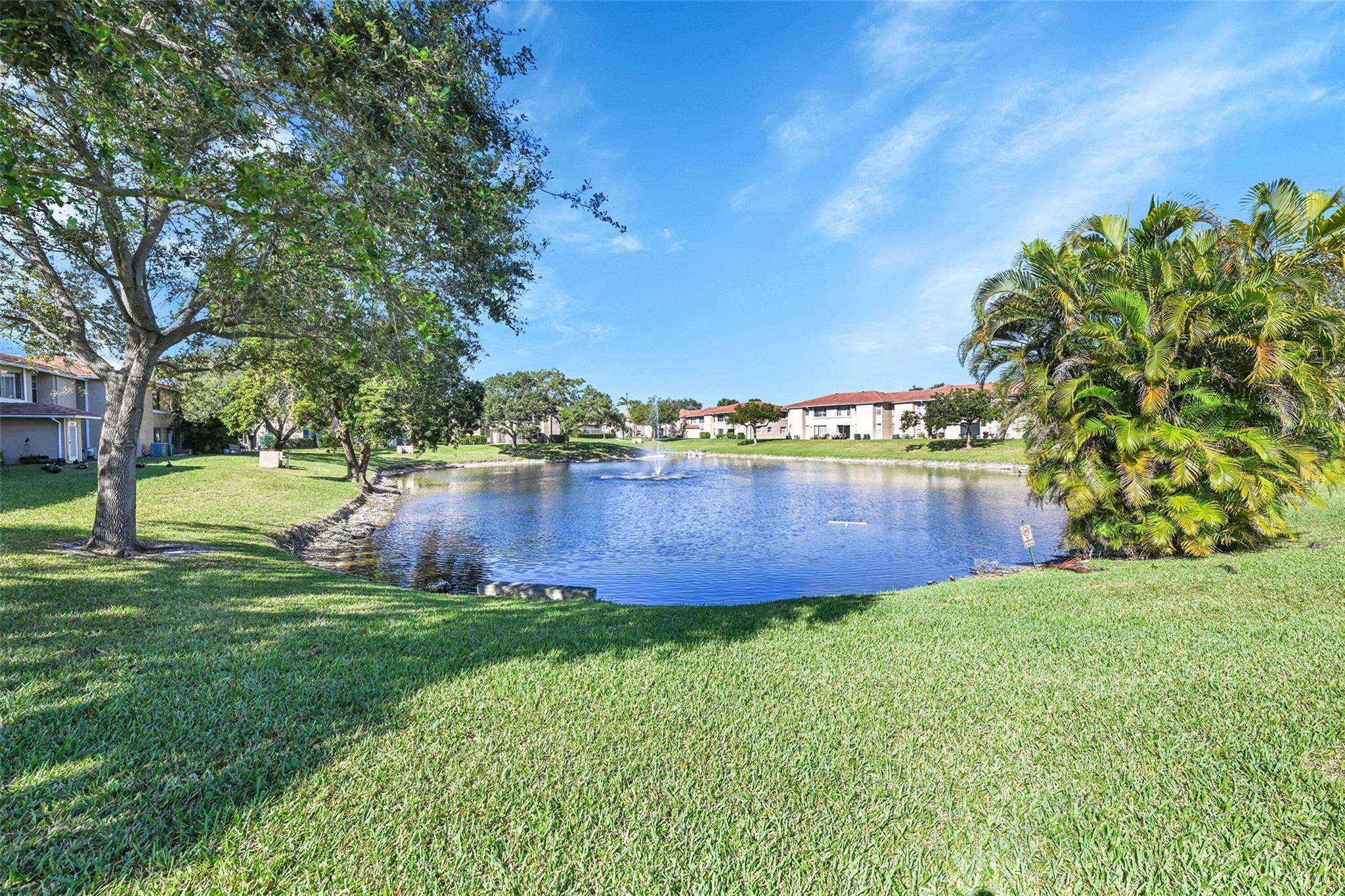 906 Twin Lakes Drive 8-J, Coral Springs, FL 33071