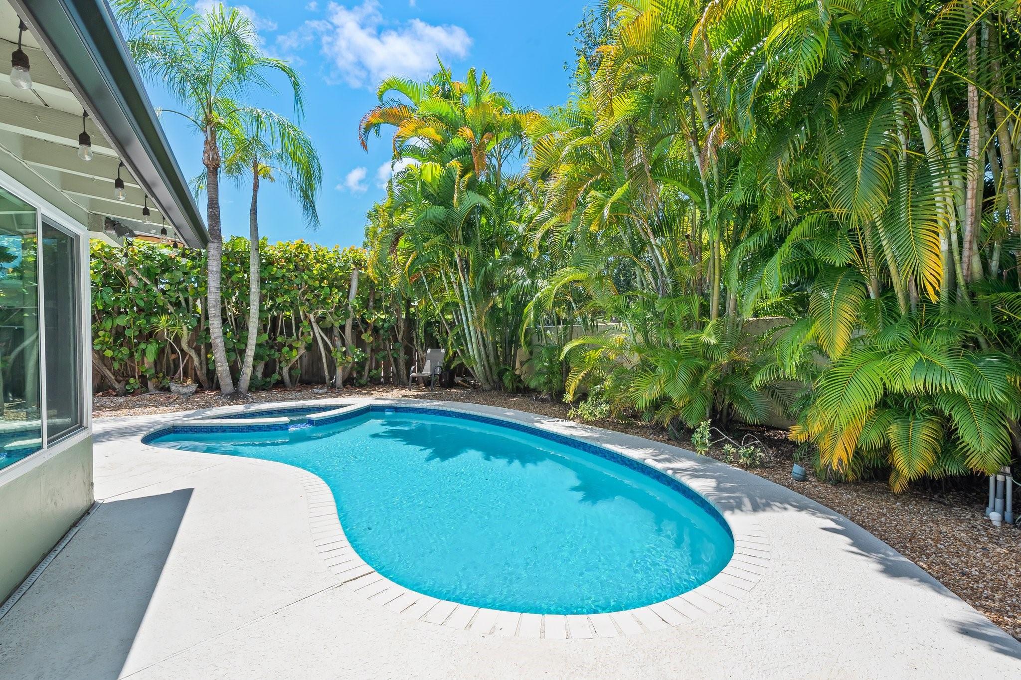 Photo for 8 NE 29th Street, Wilton Manors, FL 33334 - Listing #FX-10526644 8 NE 29th Street, Wilton Manors, FL 33334