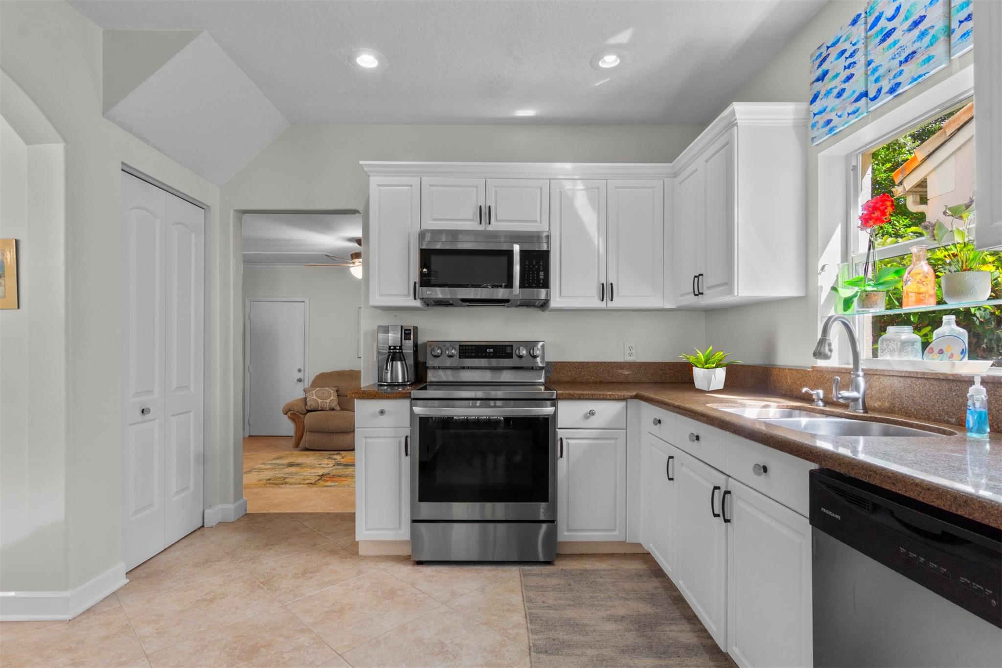 Photo for 3841 Jasmine Lane, Coral Springs, FL 33065 - Listing #FX-10515011 3841 Jasmine Lane, Coral Springs, FL 33065