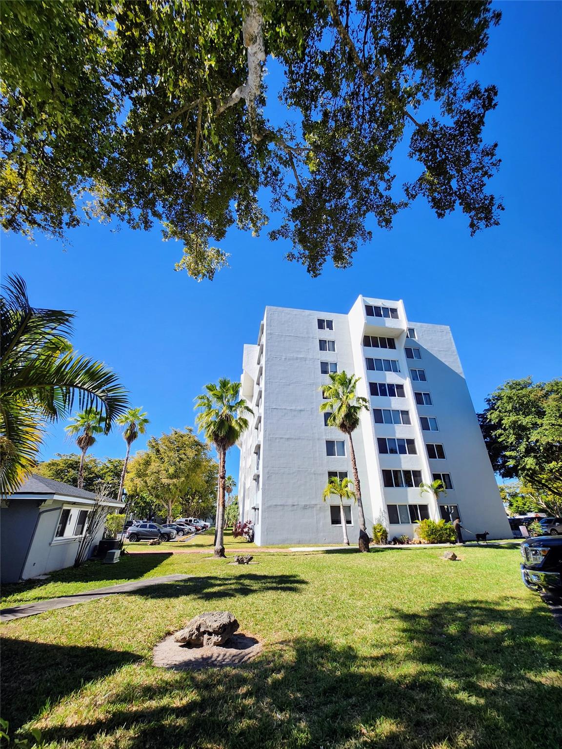 9001 SW 77th Avenue C803, Miami, FL 33156