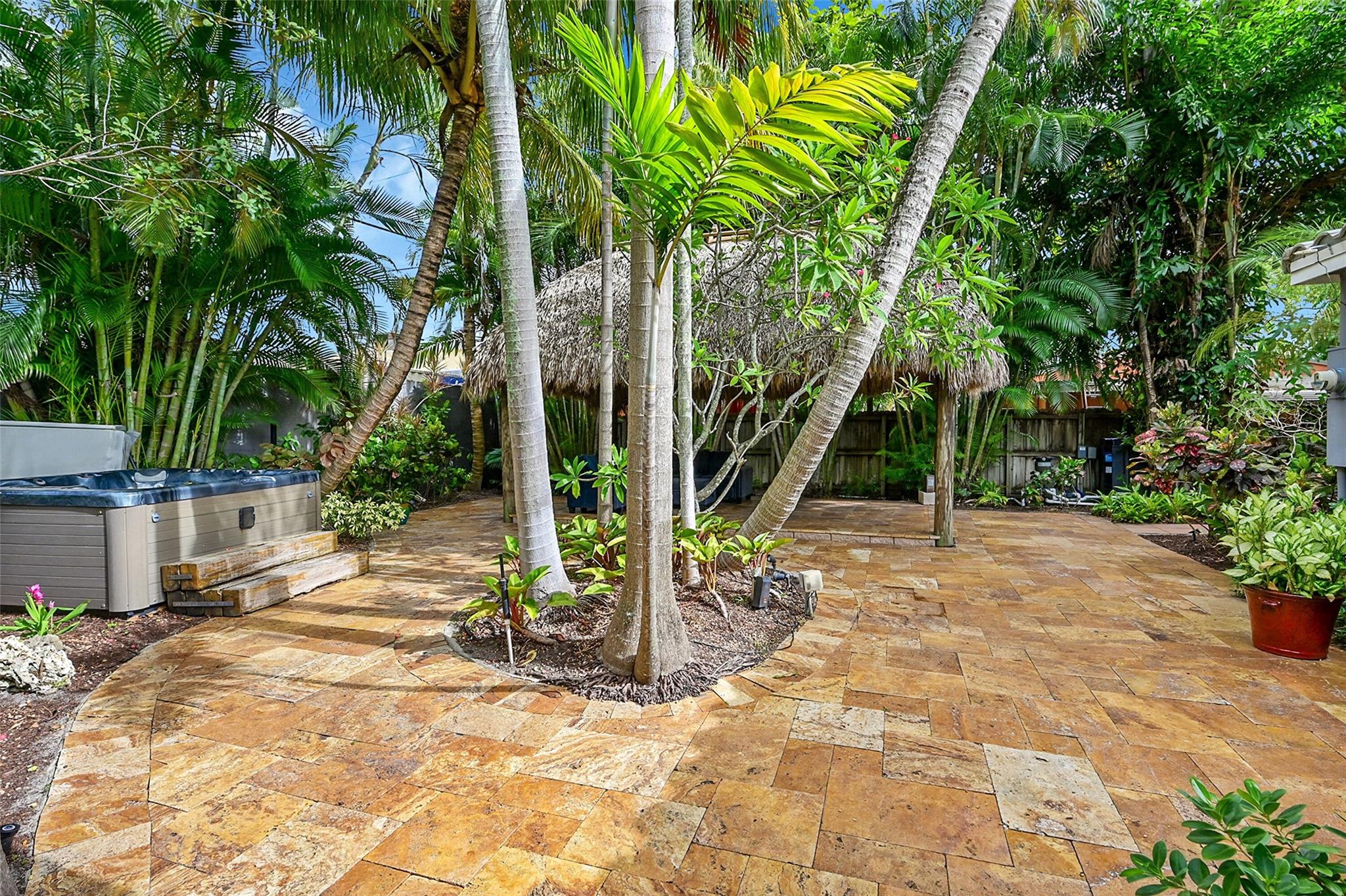 Photo for 2716 NE 10th Terrace, Wilton Manors, FL 33334 - Listing #FX-10518956 2716 NE 10th Terrace, Wilton Manors, FL 33334
