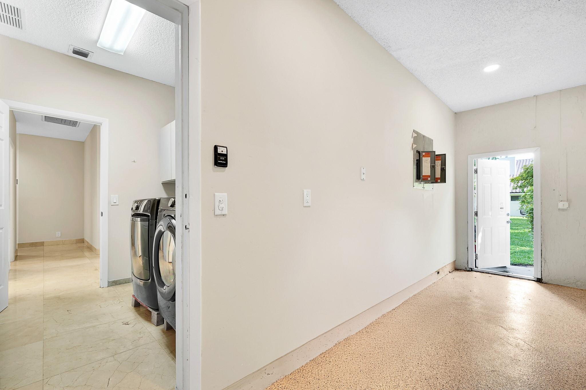 645 NW 102nd Avenue, Coral Springs, FL 33071