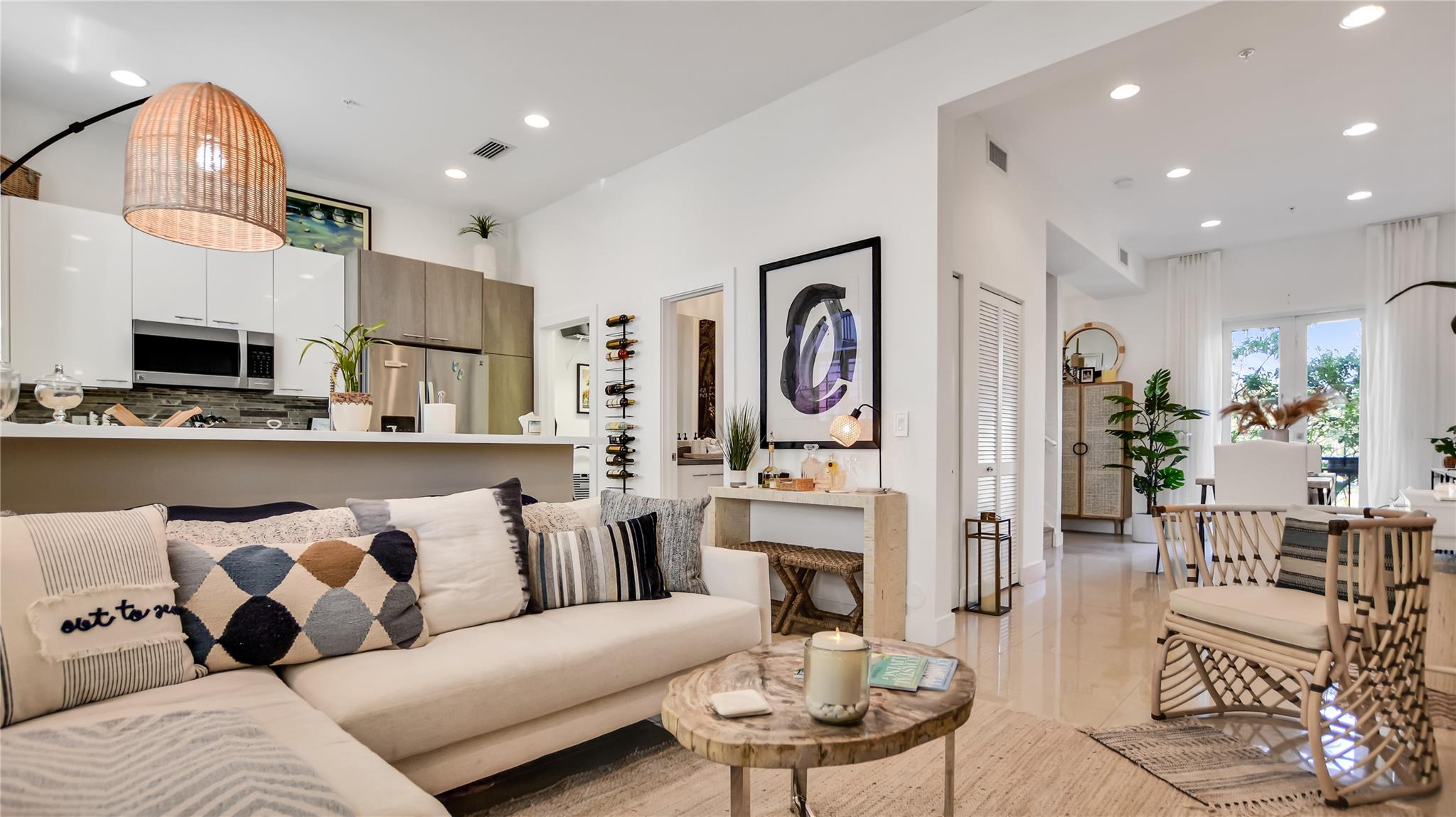 Photo for 816 NE 7th Street, C, Fort Lauderdale, FL 33004 - Listing #FX-10495571 816 NE 7th Street, C, Fort Lauderdale, FL 33004