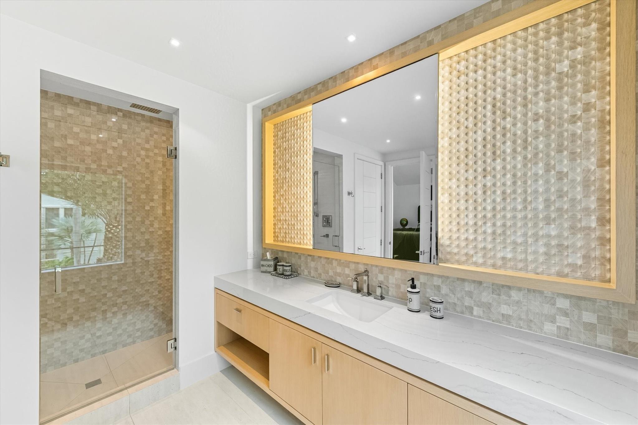 14 N Isla Bahia Drive, Fort Lauderdale, FL 33316