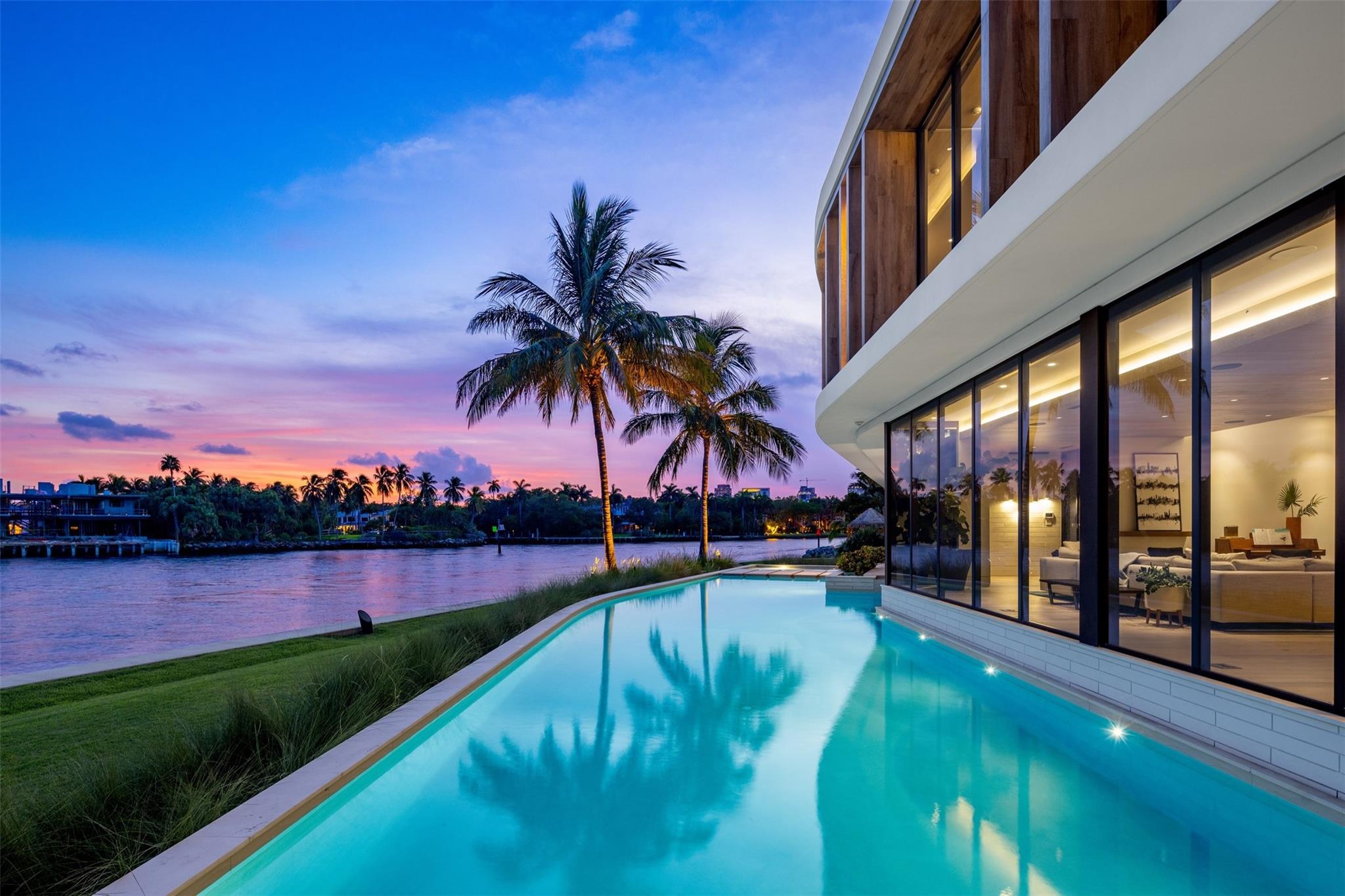 516 Mola Avenue, Fort Lauderdale, FL 33301