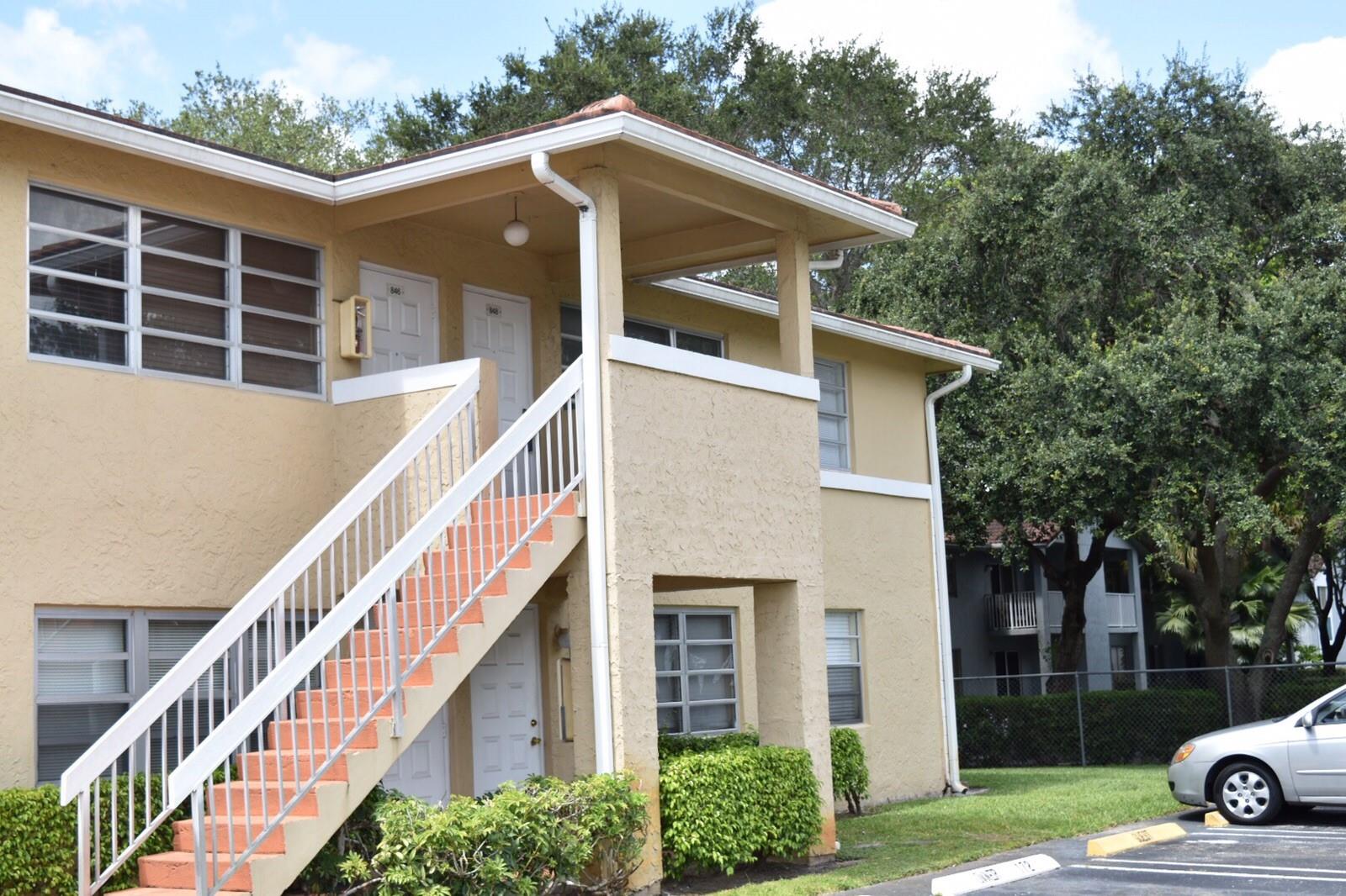 848 Twin Lakes Drive 19-G, Coral Springs, FL 33071