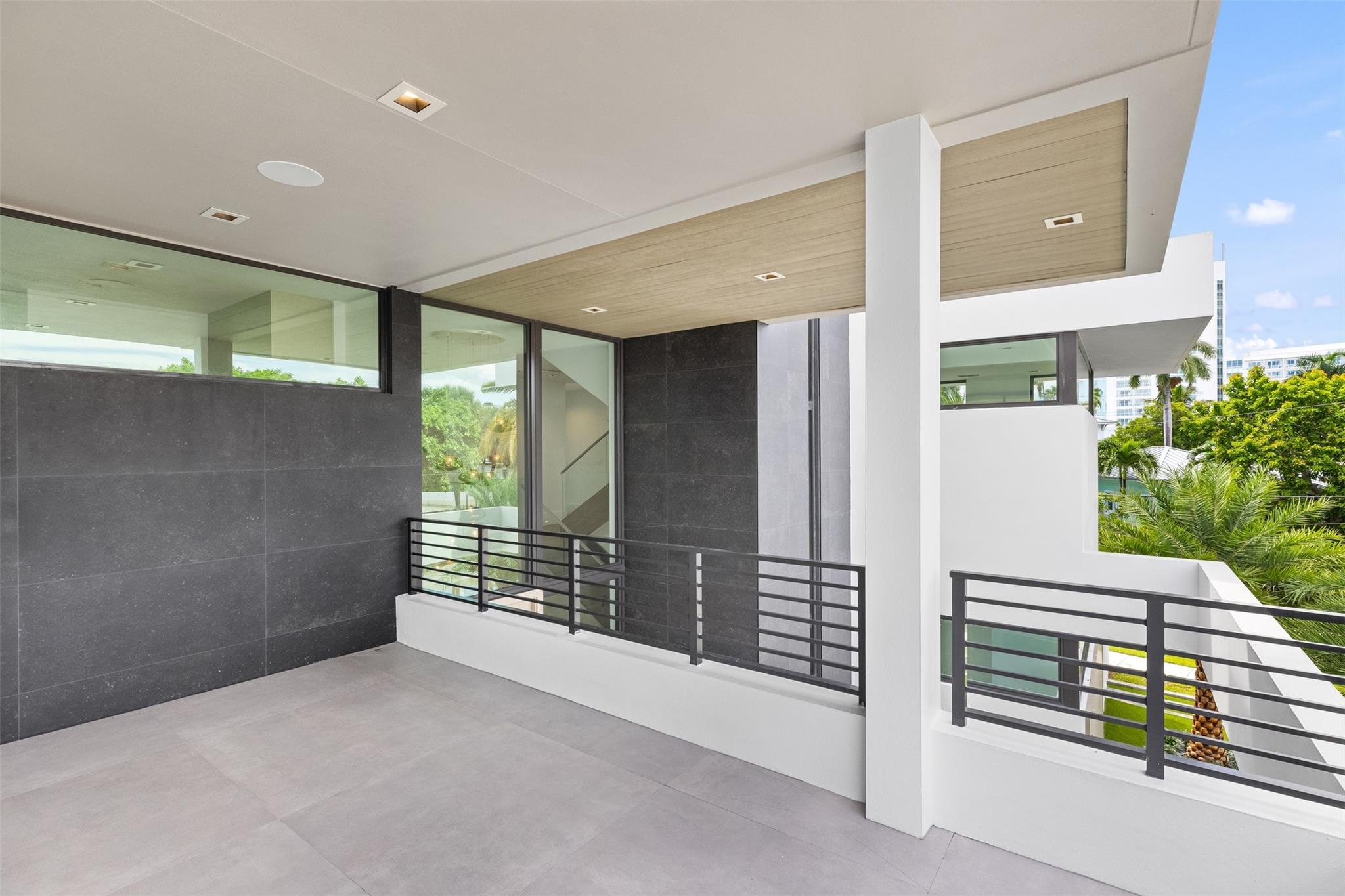 mater bedroom balcony