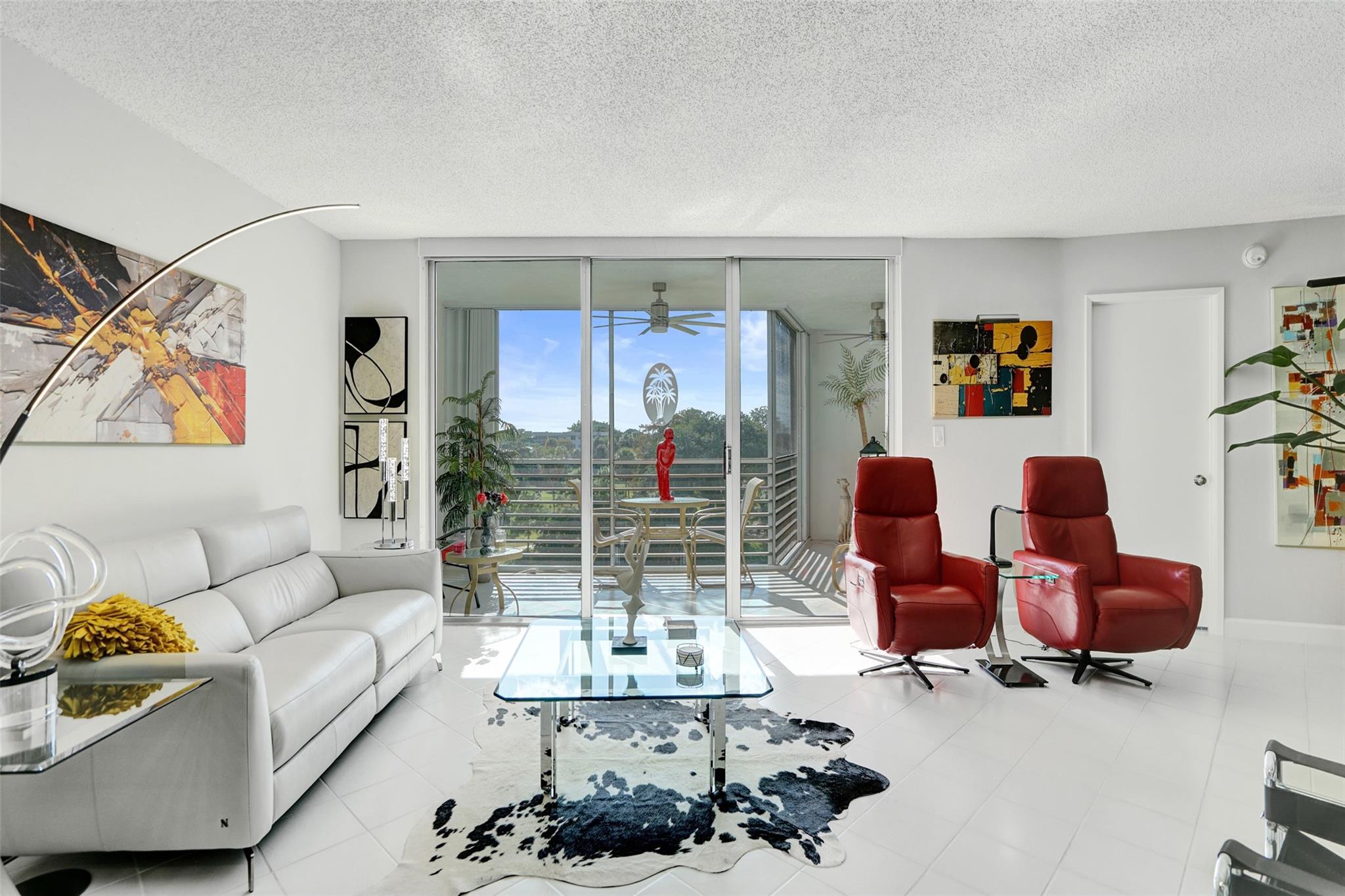 Photo for 3507 Oaks Way, 508 508, Pompano Beach, FL 33069 - listing #FX-10537126 3507 Oaks Way, 508 508, Pompano Beach, FL 33069