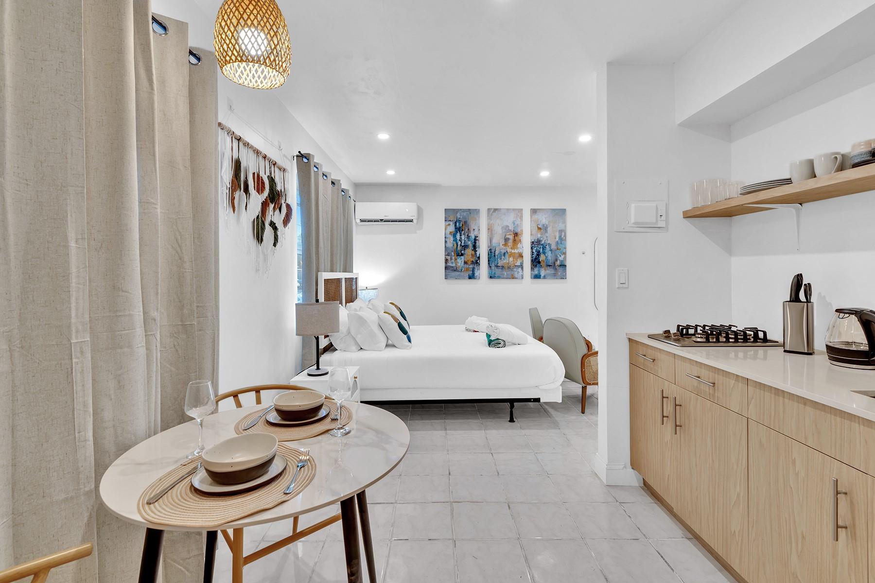 1941 Washington Street 3, Hollywood, FL 33020