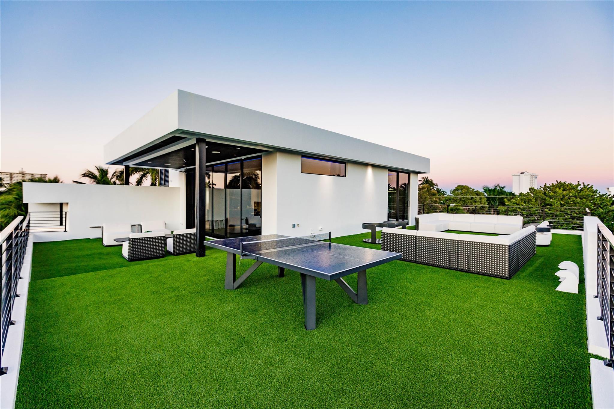 725 SE Poinciana Drive, Fort Lauderdale, FL 33301