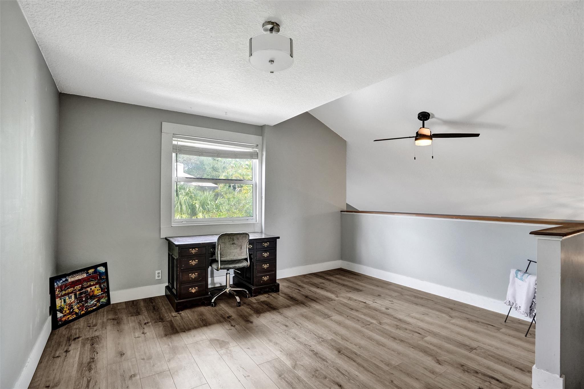 *LARGE UPSTAIRS LOFT THAN CAN BE USED AS AN OFFICE OR 4TH BEDROOM *