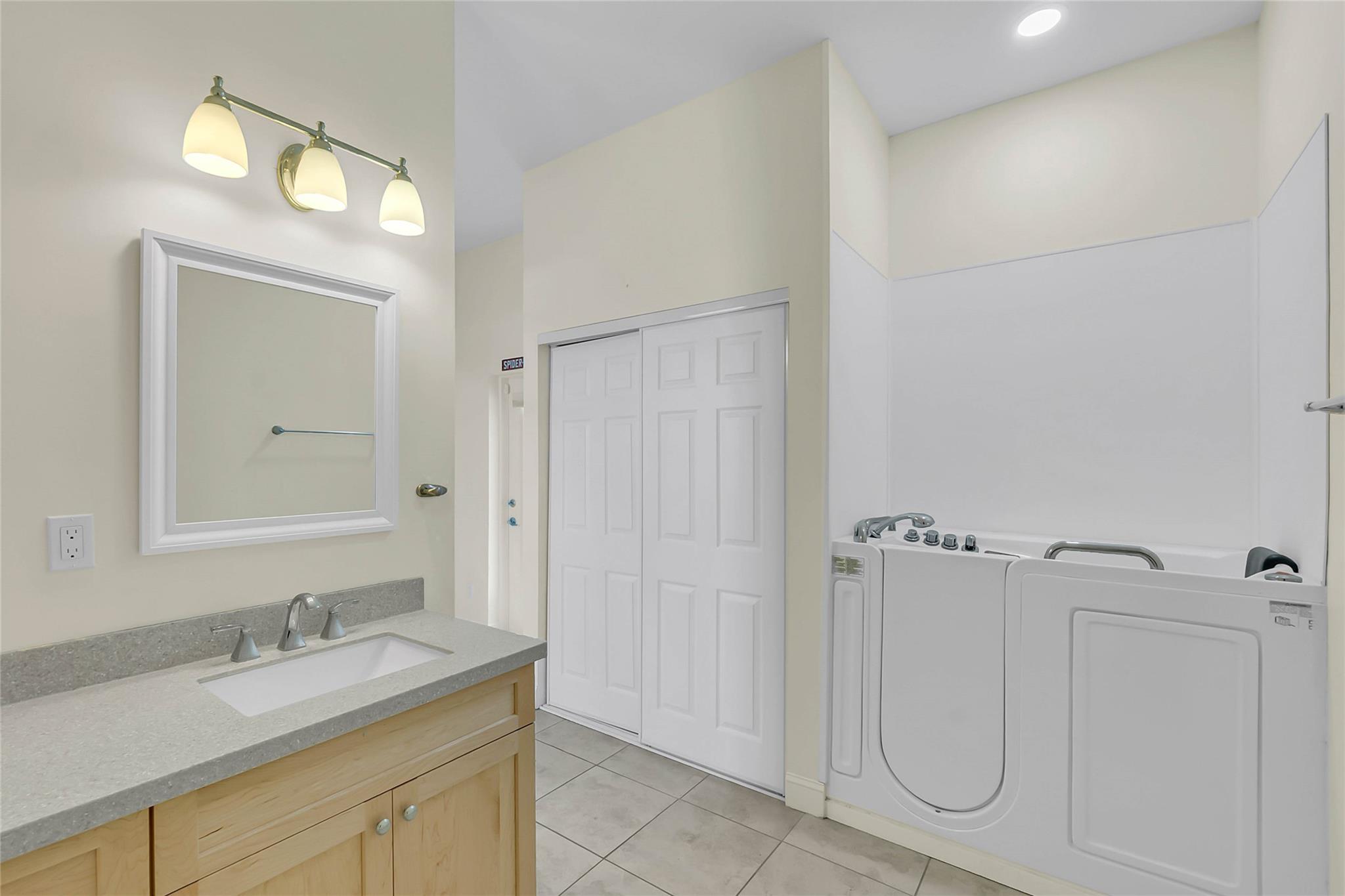 3rd Bathroom walk-in tub