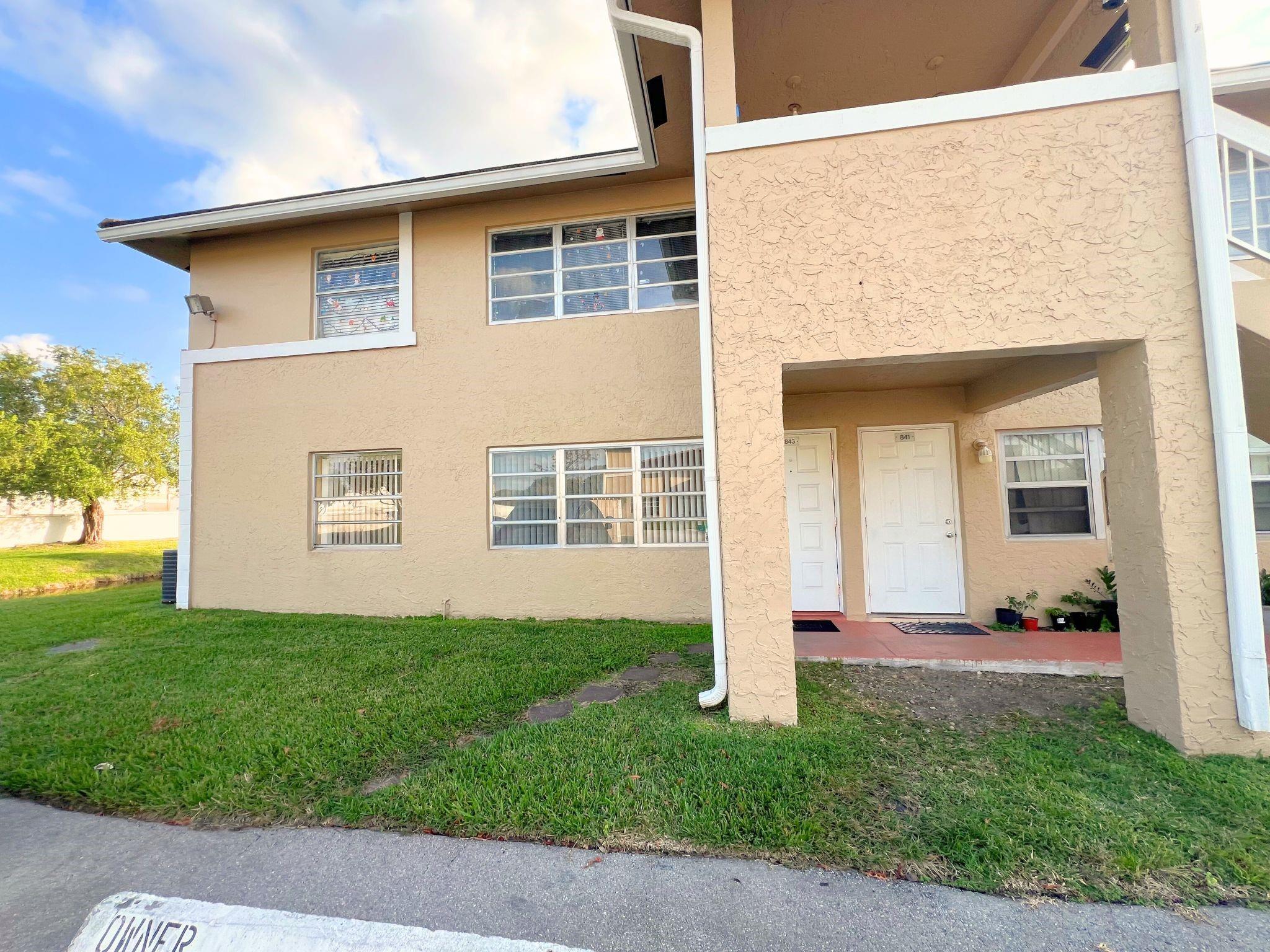 843 Twin Lakes Drive 30B, Coral Springs, FL 33071